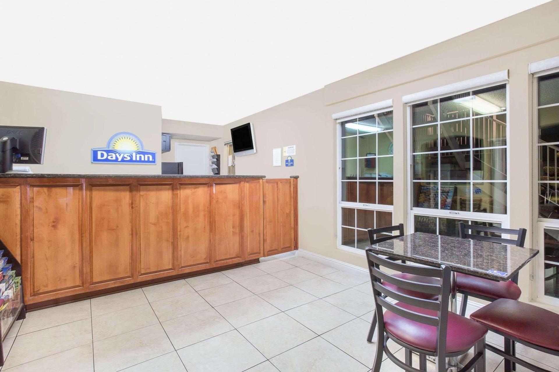 Days Inn by Wyndham Turlock photo 42