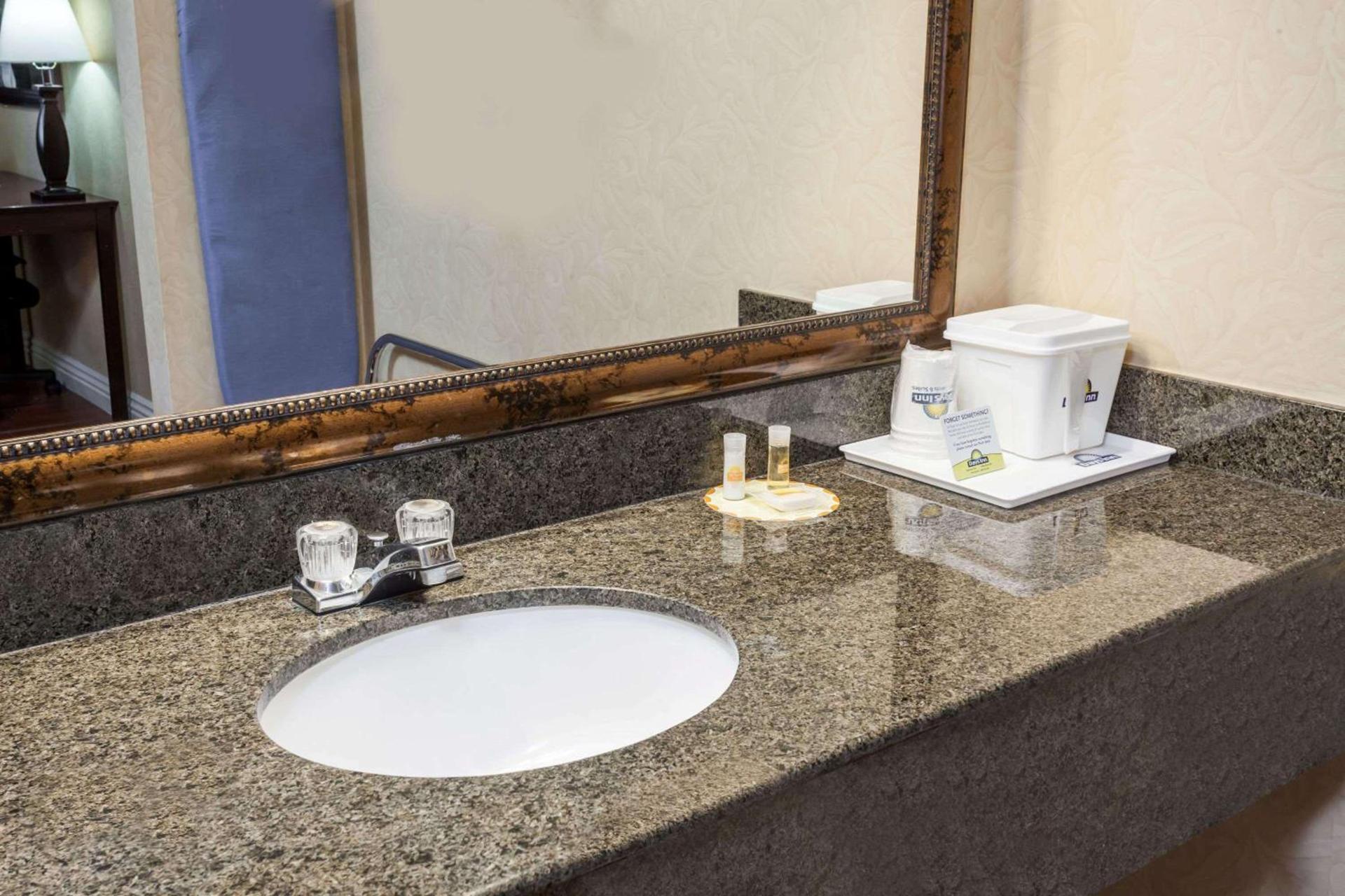 Hospitality Inn photo 7