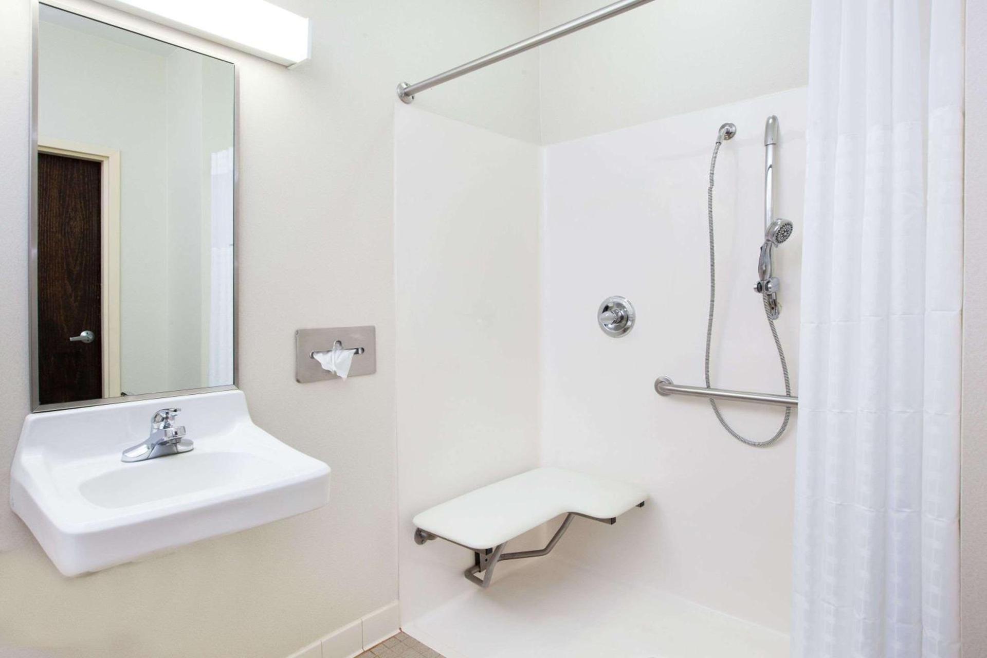 Quality Inn Brewerton - Syracuse Oneida Lake Area photo 8