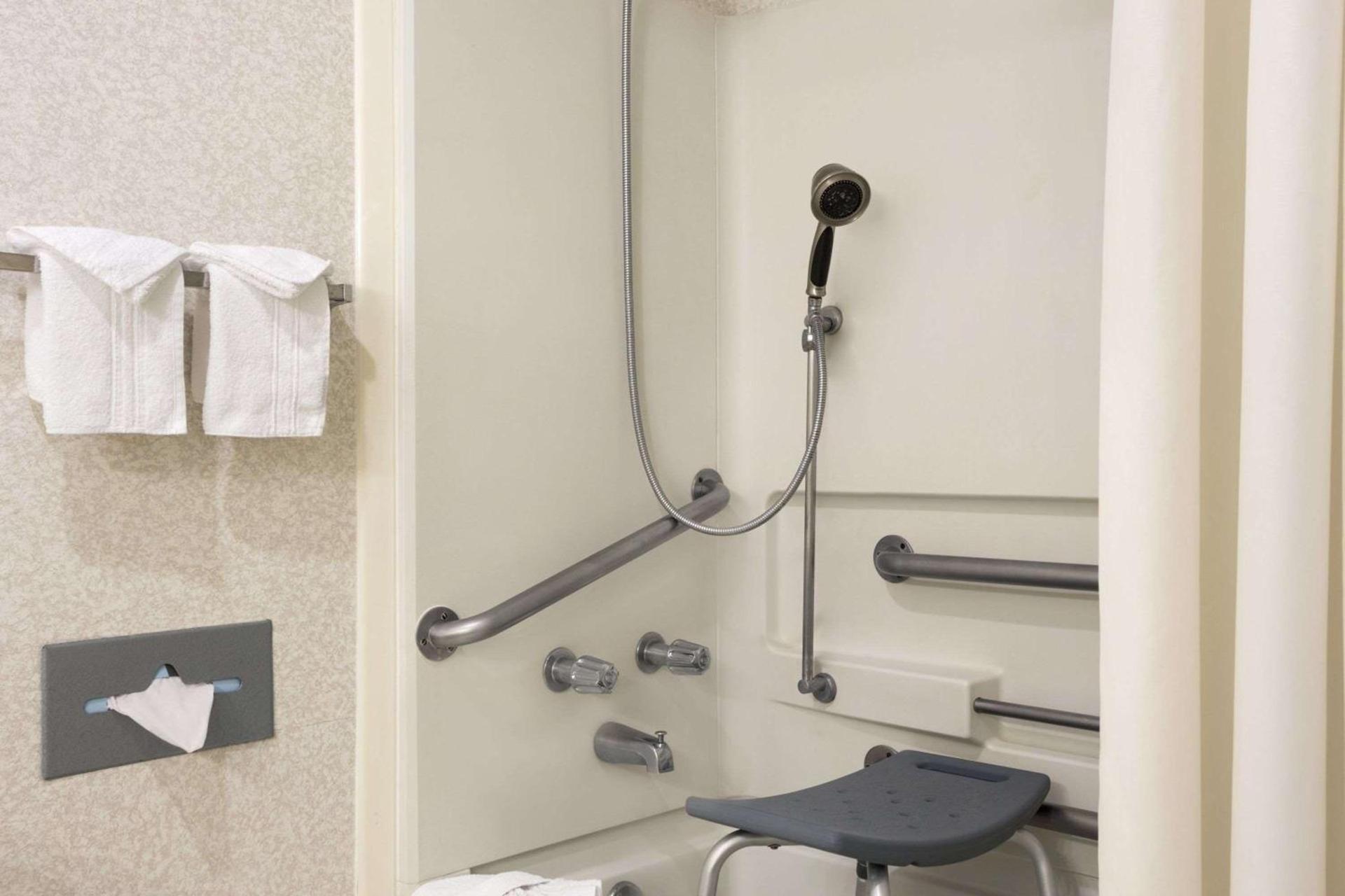 Days Inn by Wyndham Middletown photo 13