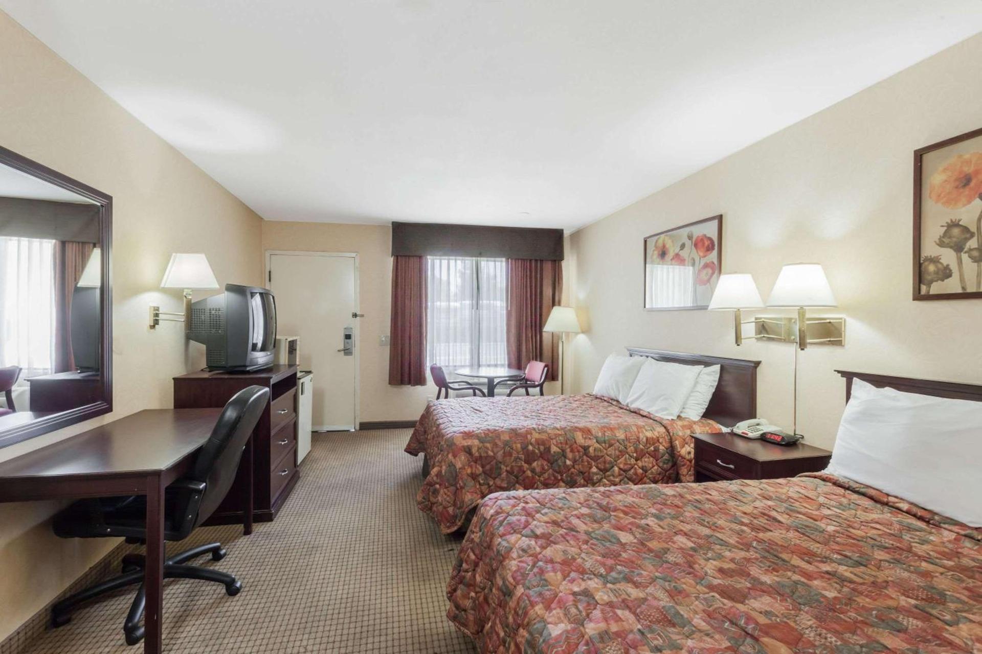 Hospitality Inn photo 10