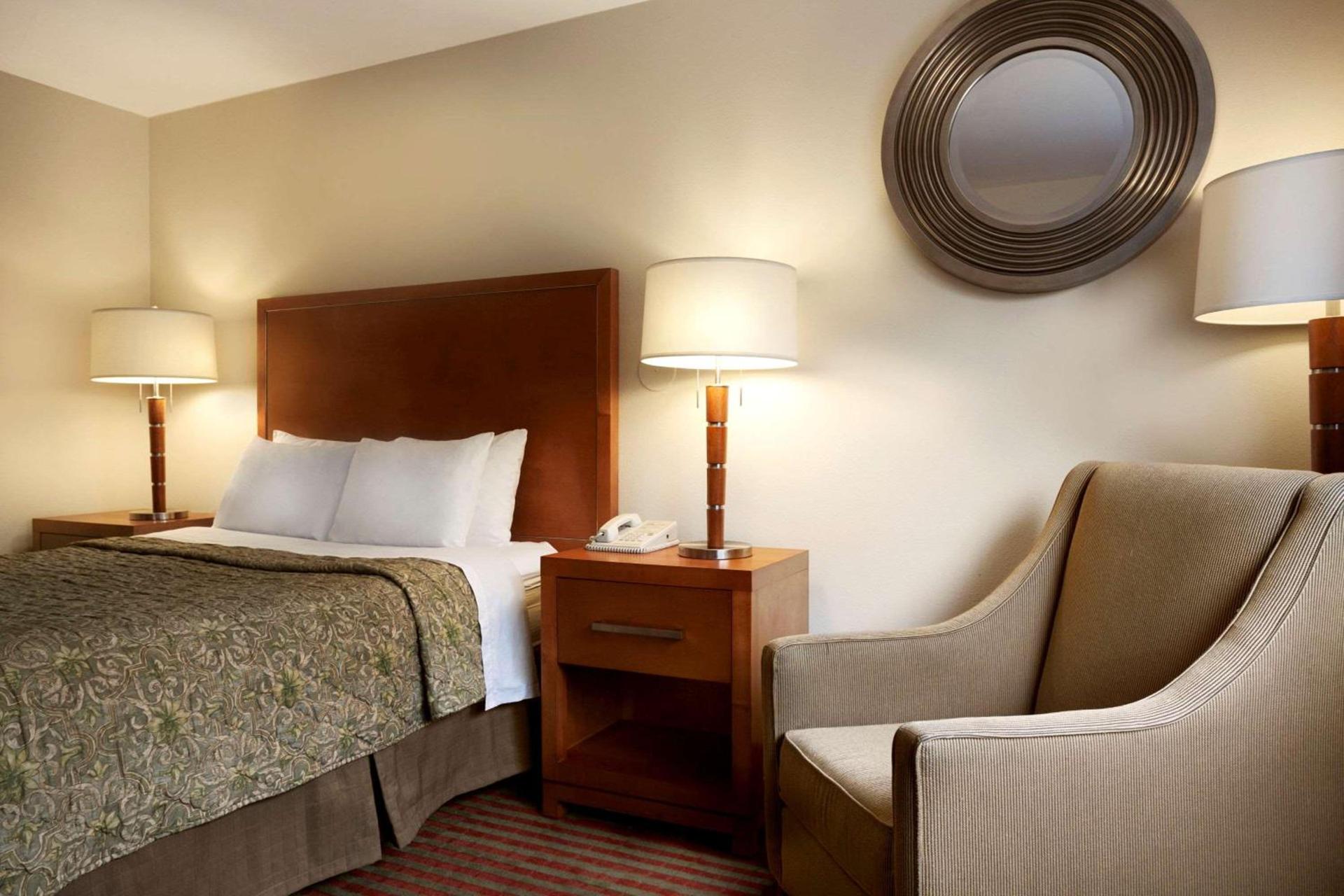 Spark by Hilton Kent Seattle photo 12