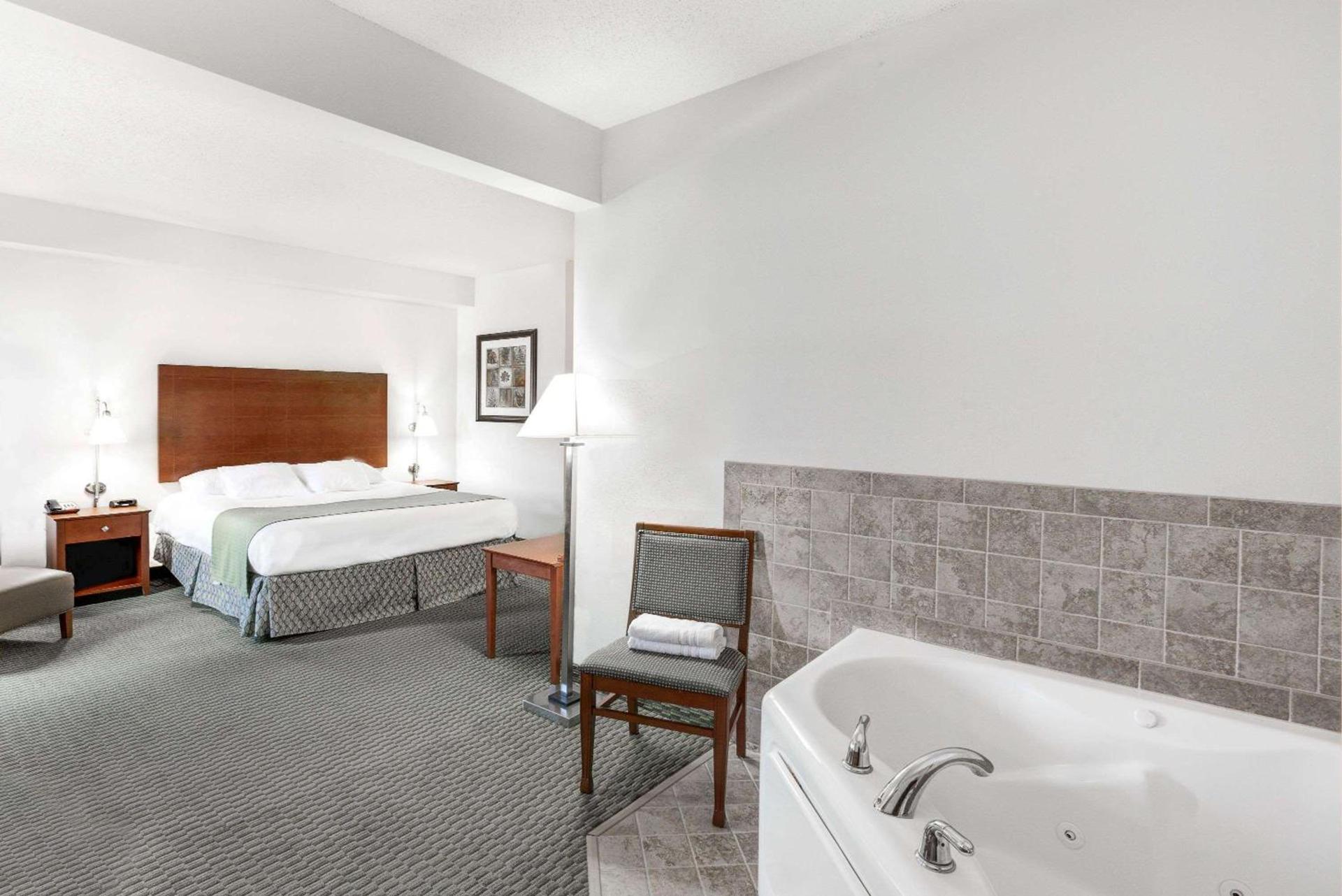 Days Inn by Wyndham Carroll photo 14