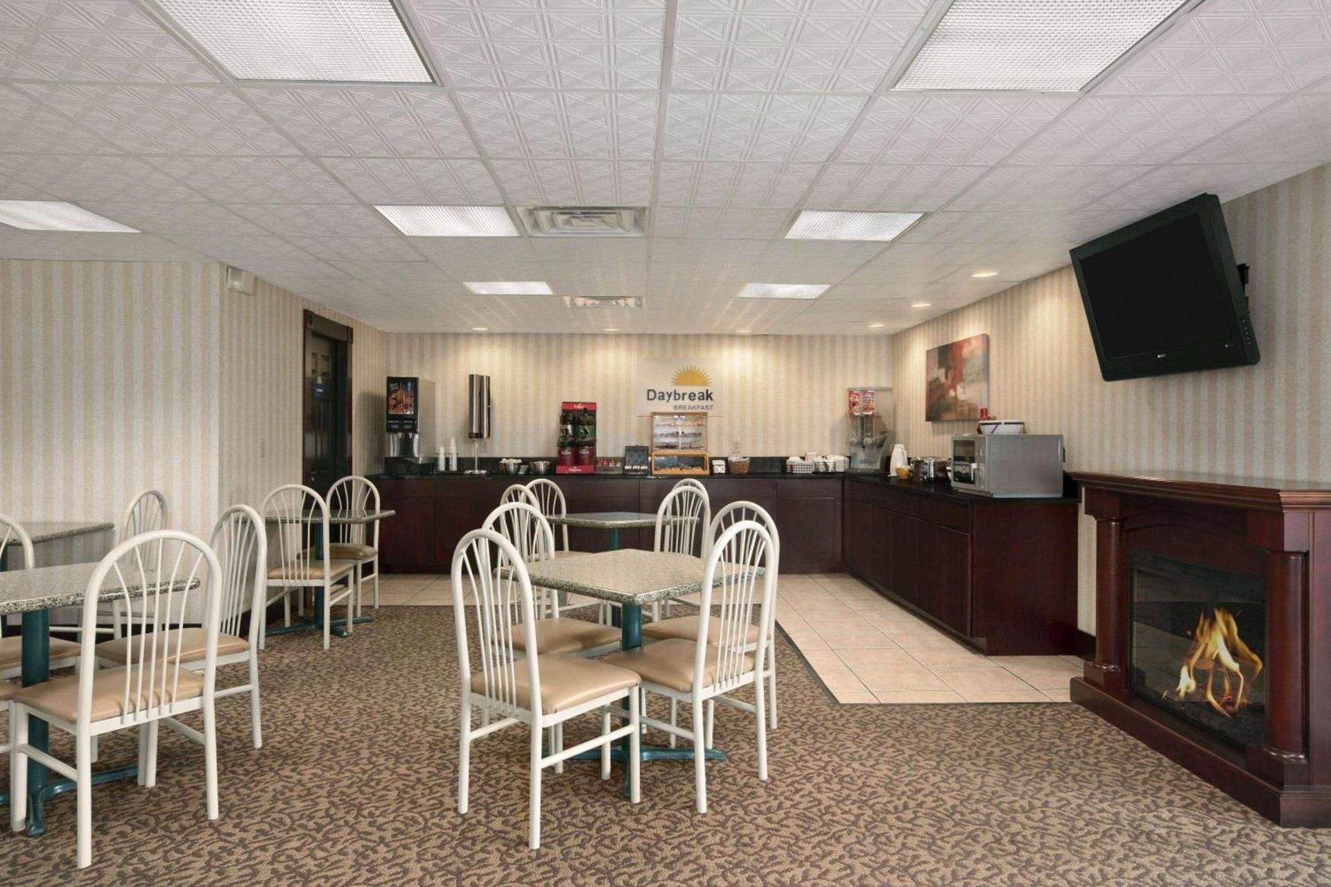 Days Inn by Wyndham Grantville photo 18