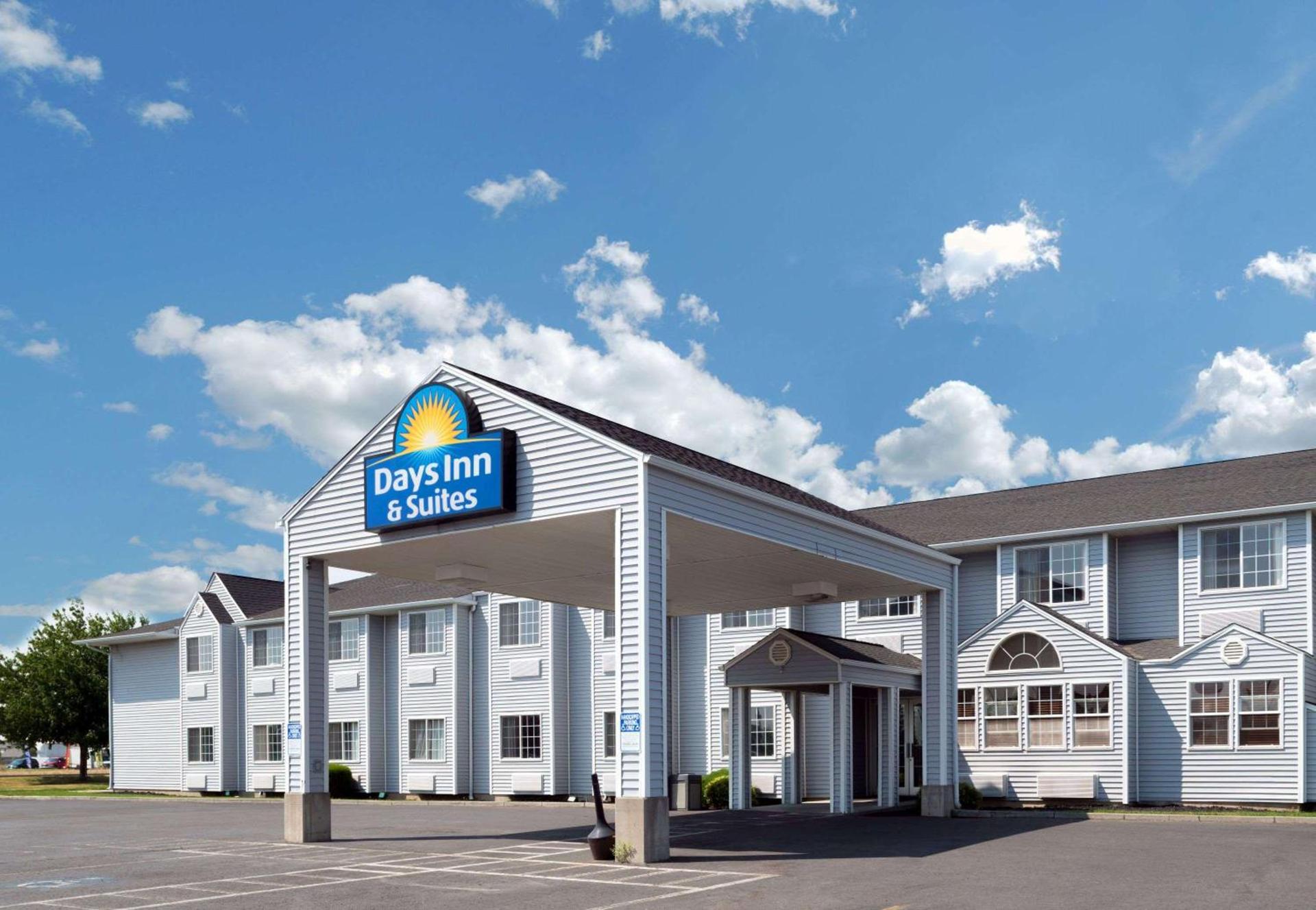 Days Inn & Suites by Wyndham Spokane Airport Airway Heights photo 2