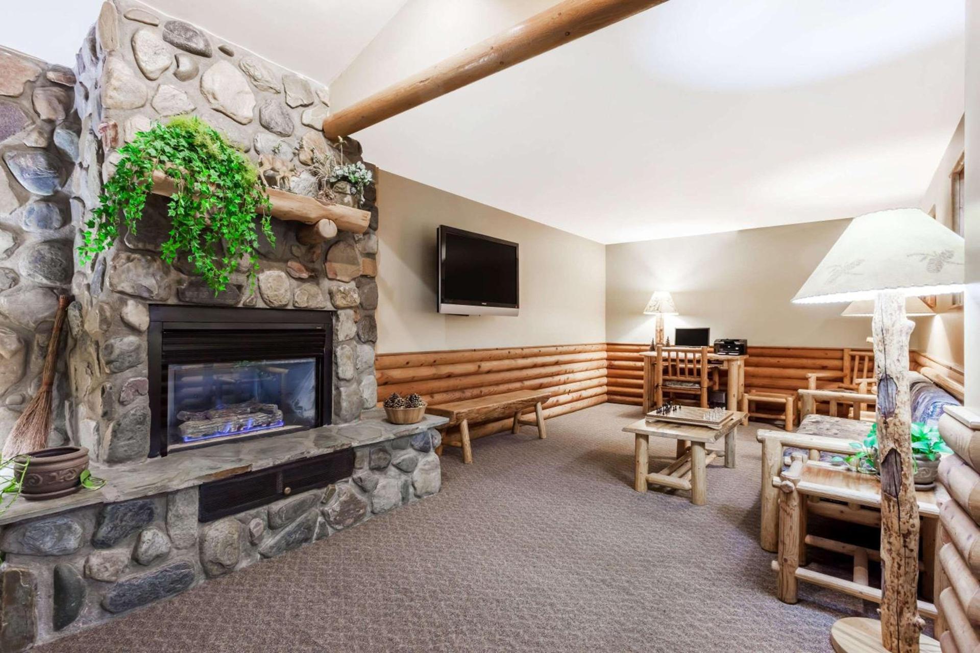 Sandpoint Inn photo 2