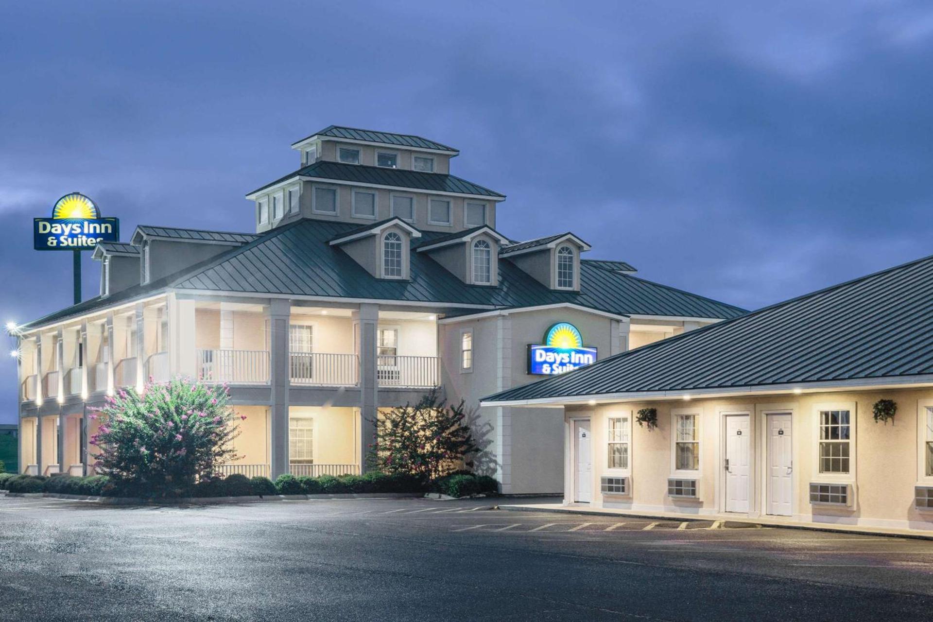 Days Inn by Wyndham Trumann AR photo 1
