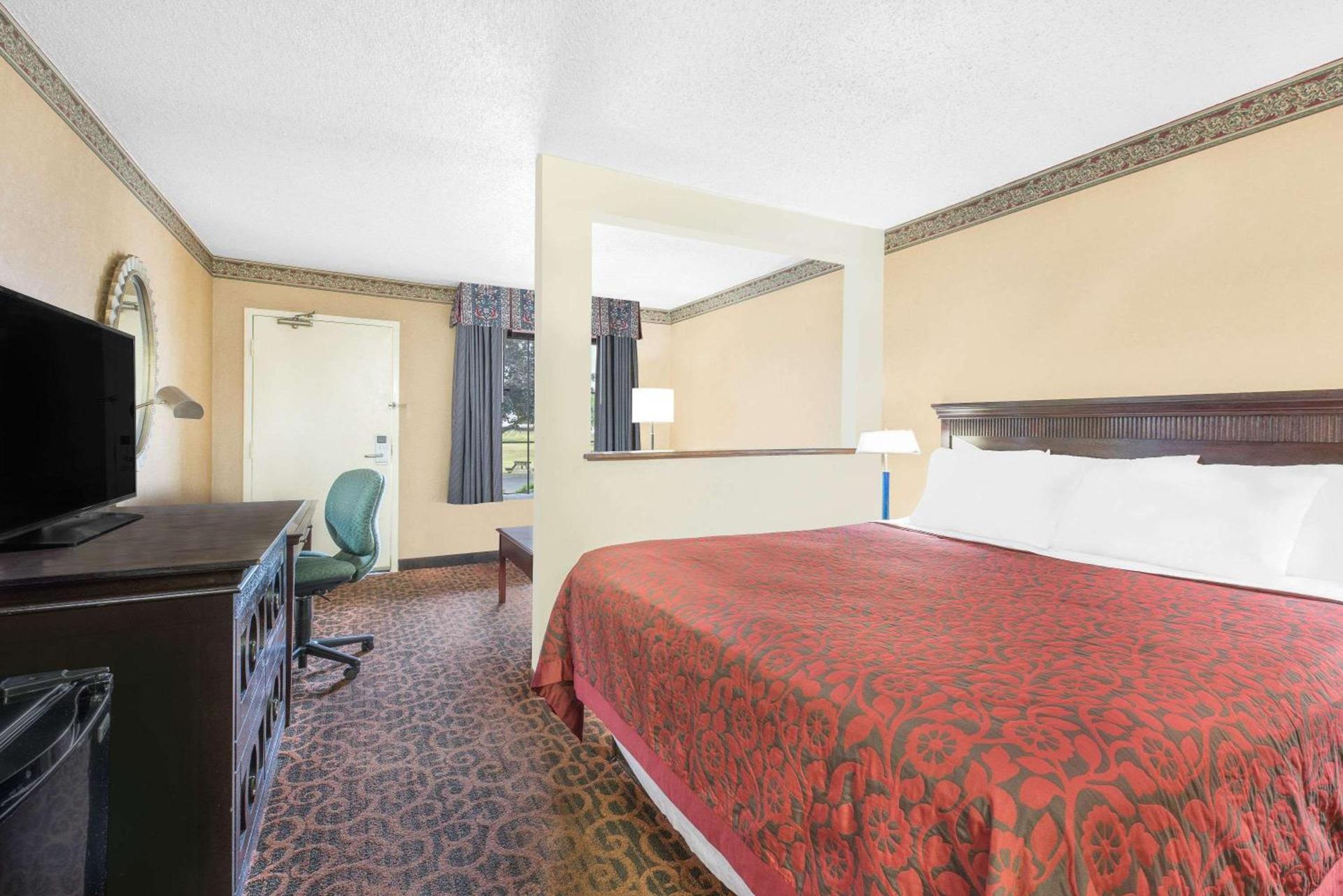 Days Inn & Suites by Wyndham York photo 10