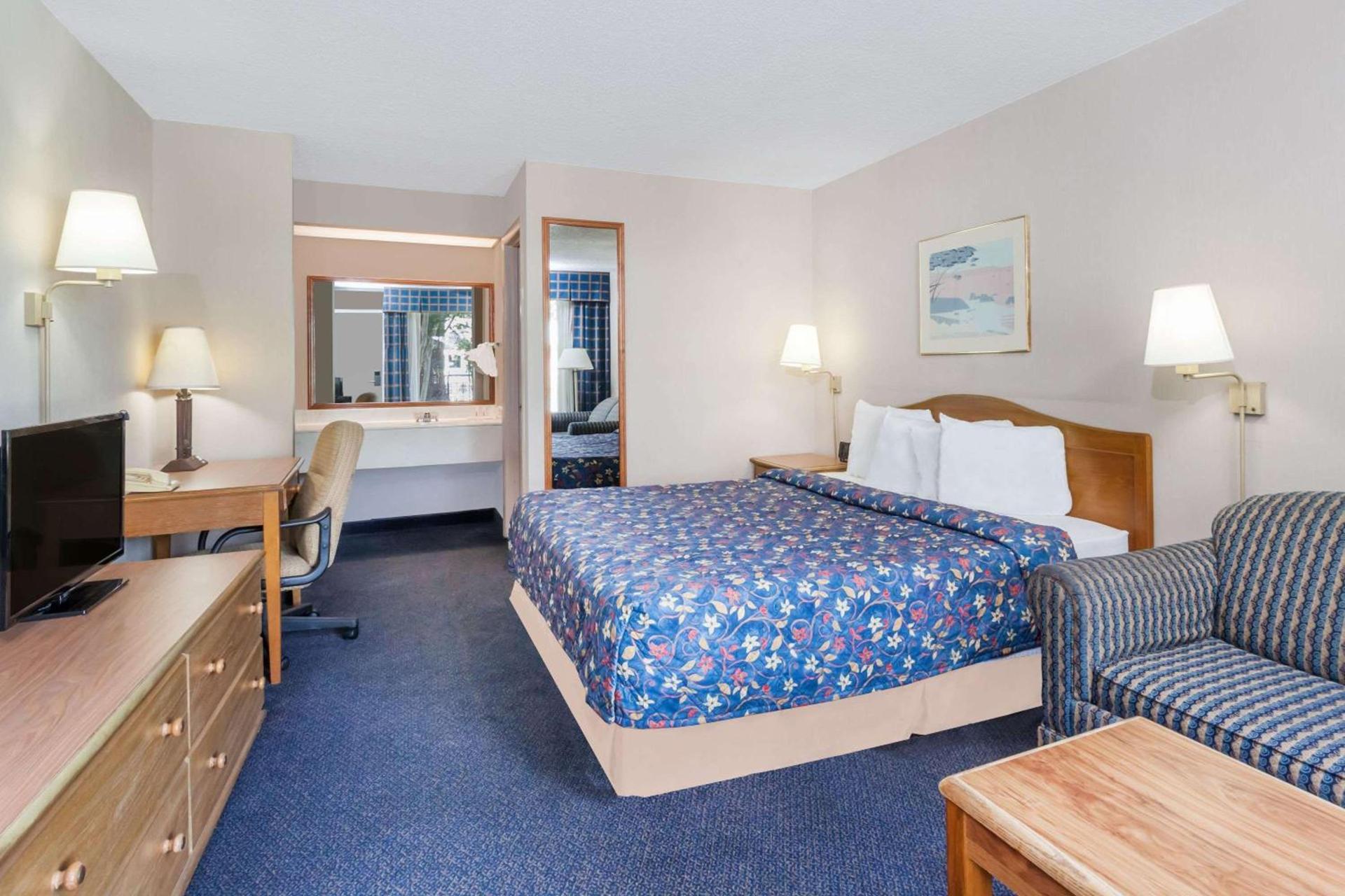 Days Inn by Wyndham Seguin TX photo 34