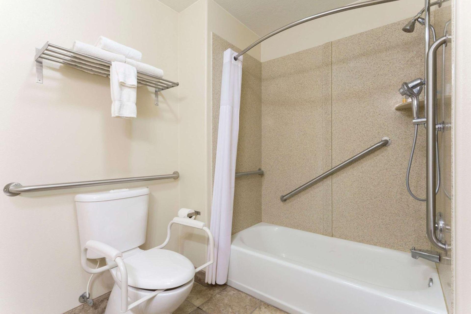 Days Inn by Wyndham Beaver photo 6