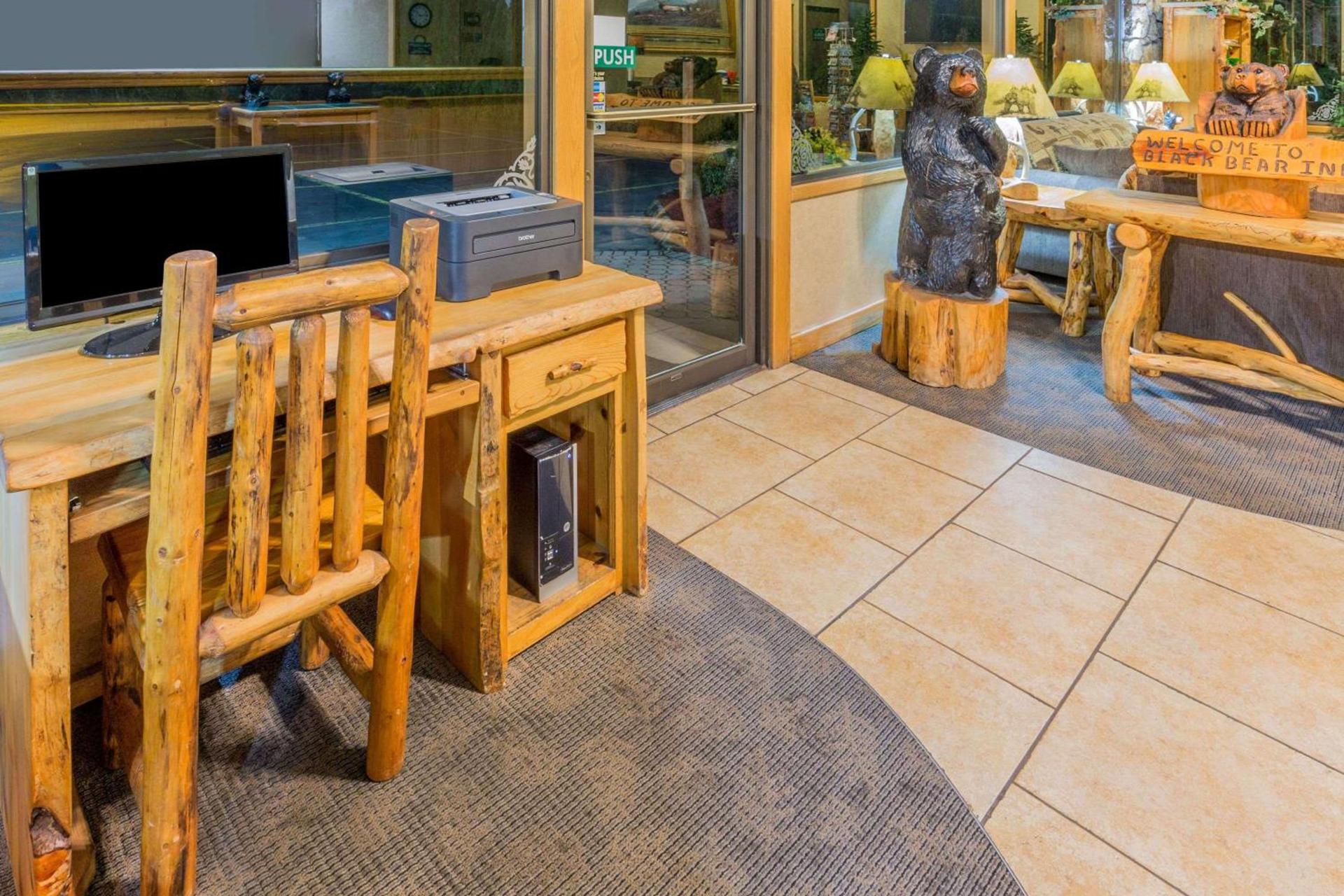 Days Inn by Wyndham Black Bear photo 12