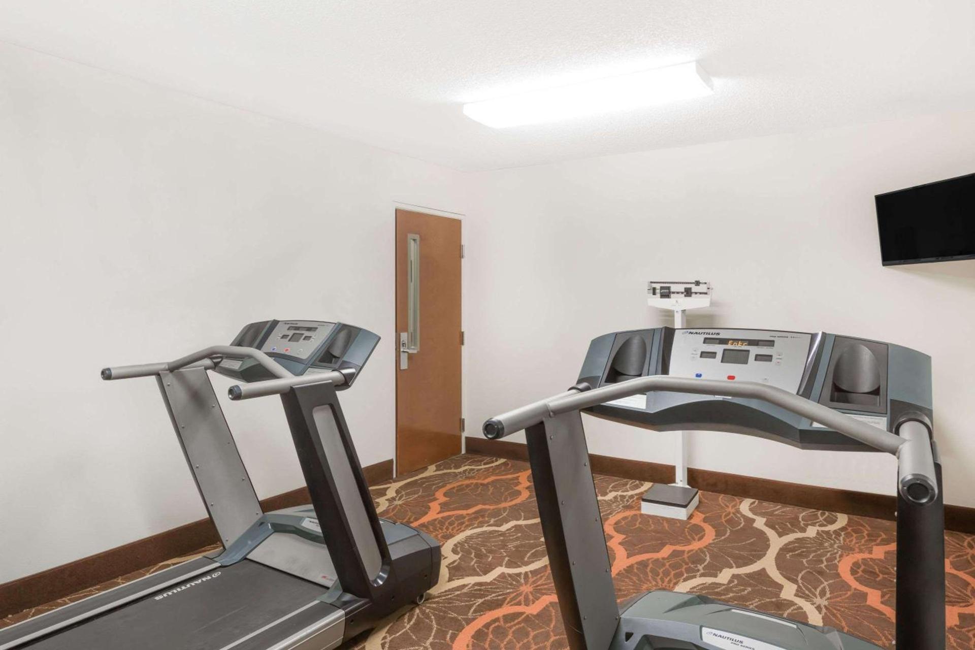 Days Inn by Wyndham Shallotte photo 28