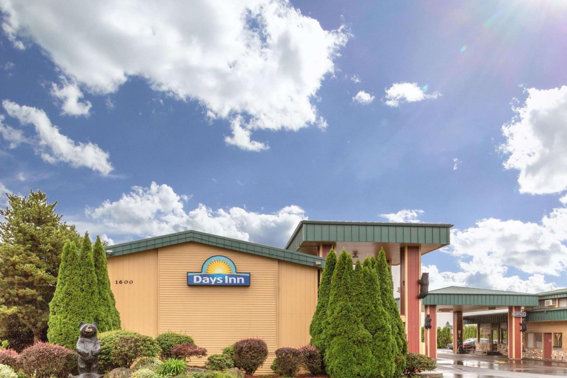 Days Inn by Wyndham Black Bear photo 2