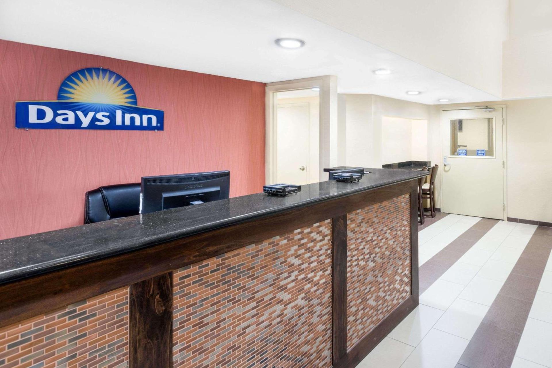 Days Inn by Wyndham Geneva/Finger Lakes photo 31