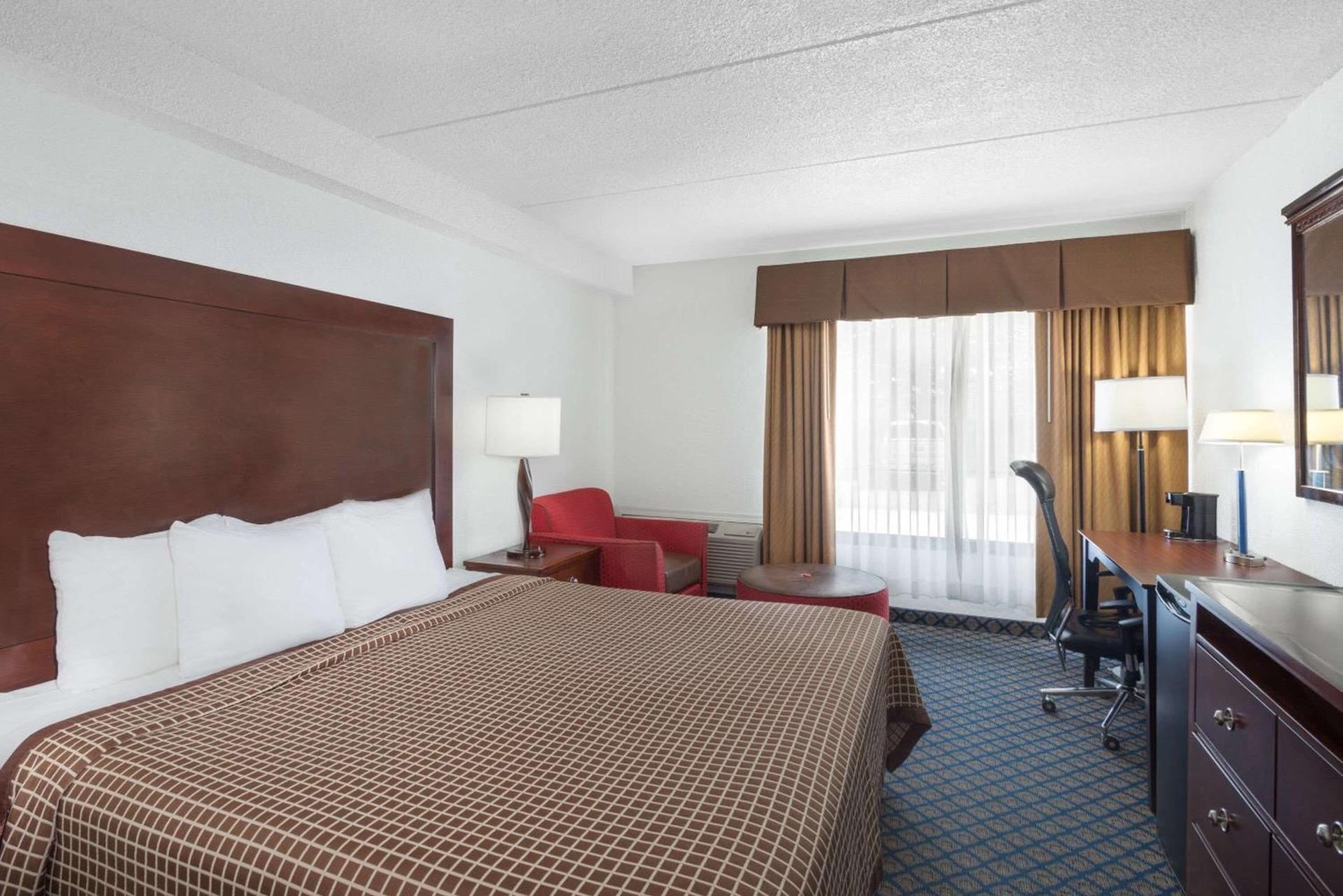 Days Inn by Wyndham Geneva/Finger Lakes photo 6