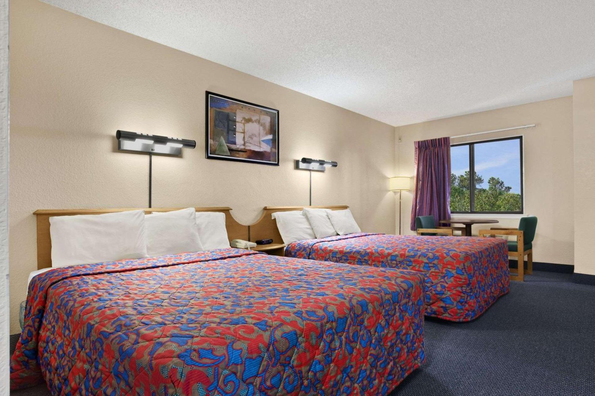 Days Inn by Wyndham Buena Park Anaheim photo 7