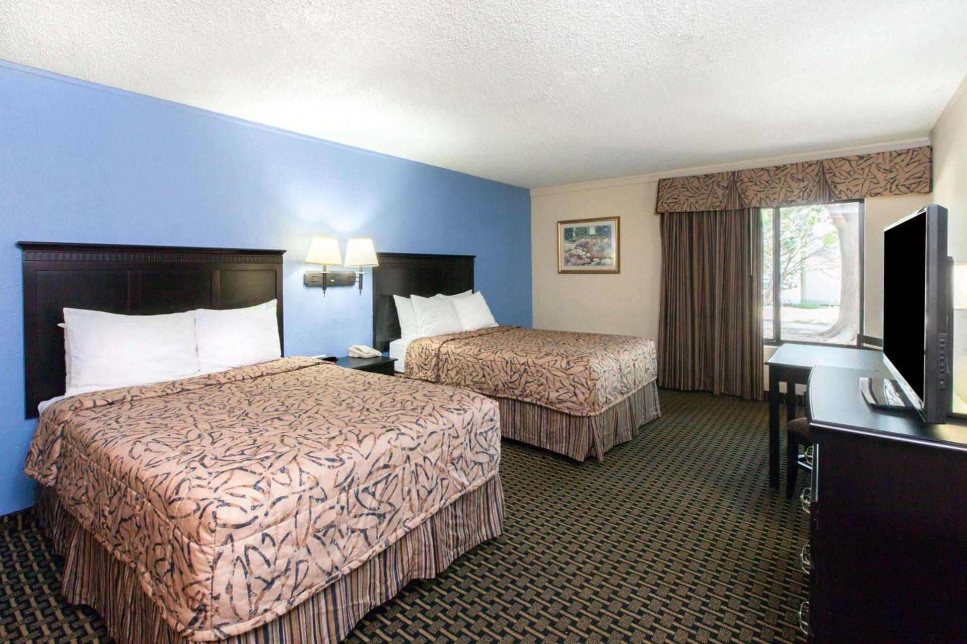 Days Inn by Wyndham Norman photo 8