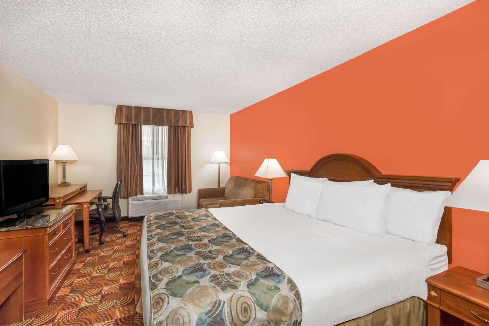 Days Inn by Wyndham Shallotte photo 32