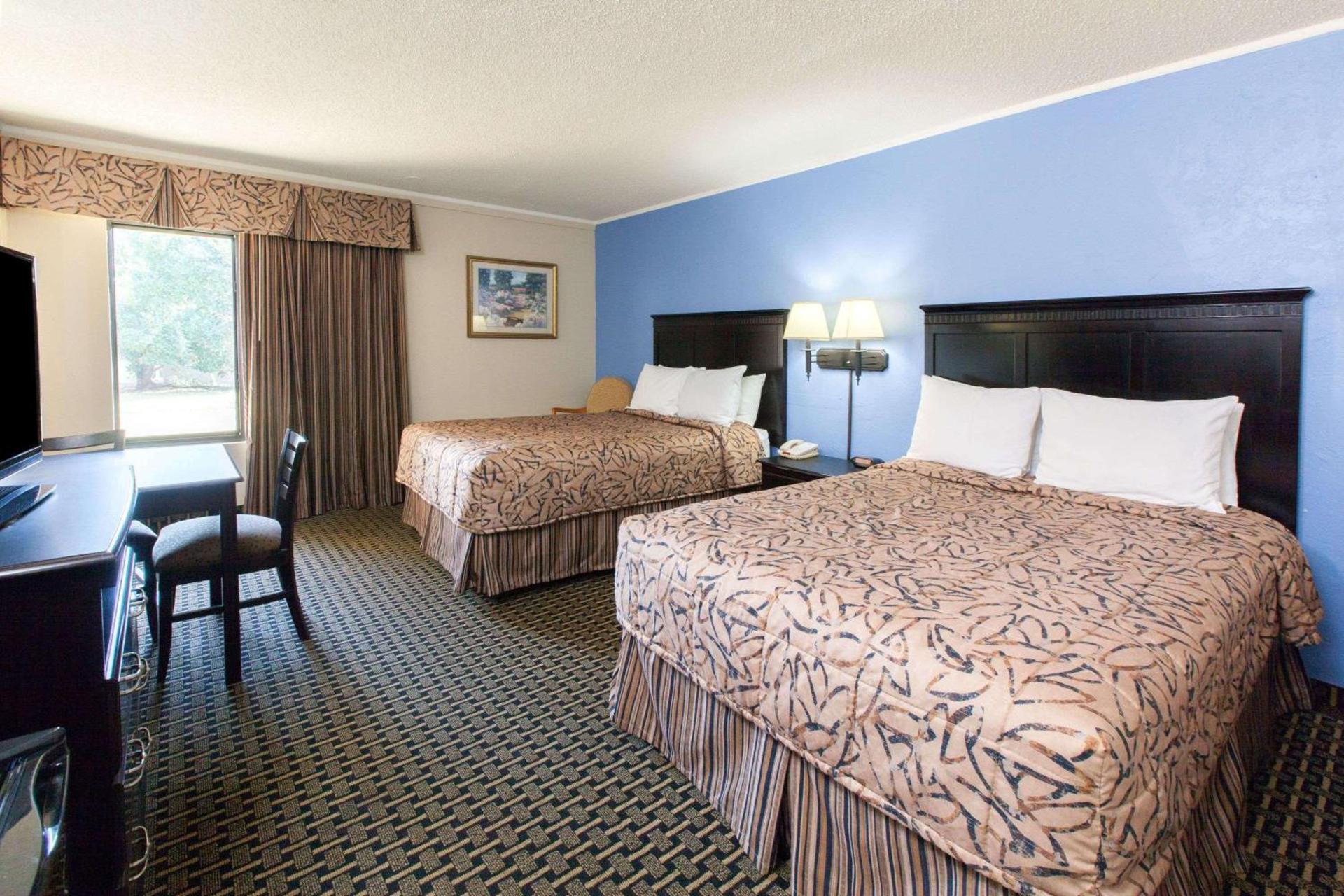 Days Inn by Wyndham Norman photo 6