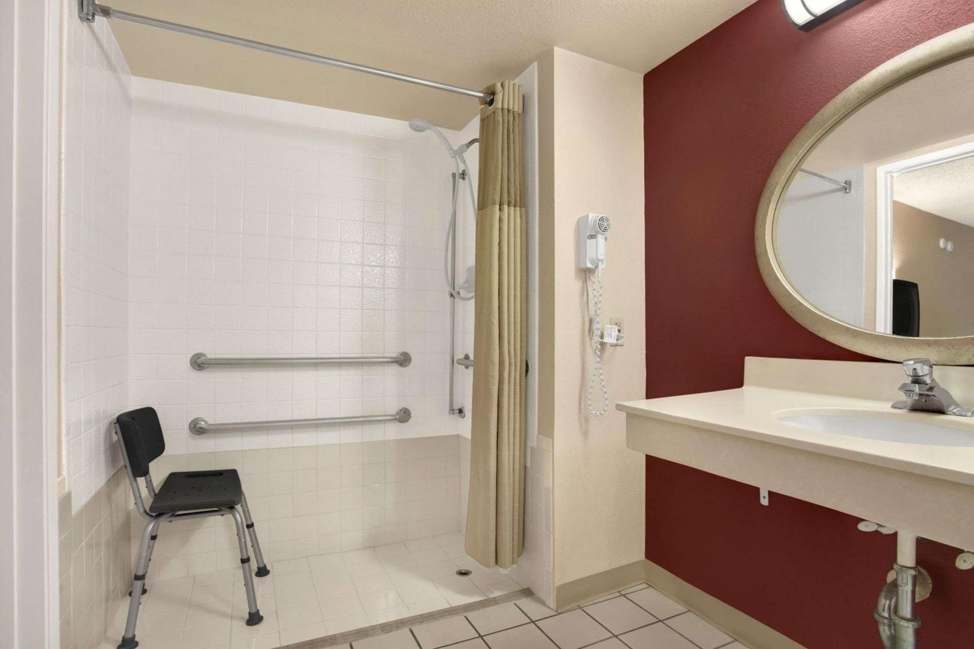 Days Inn by Wyndham Buena Park Anaheim photo 6