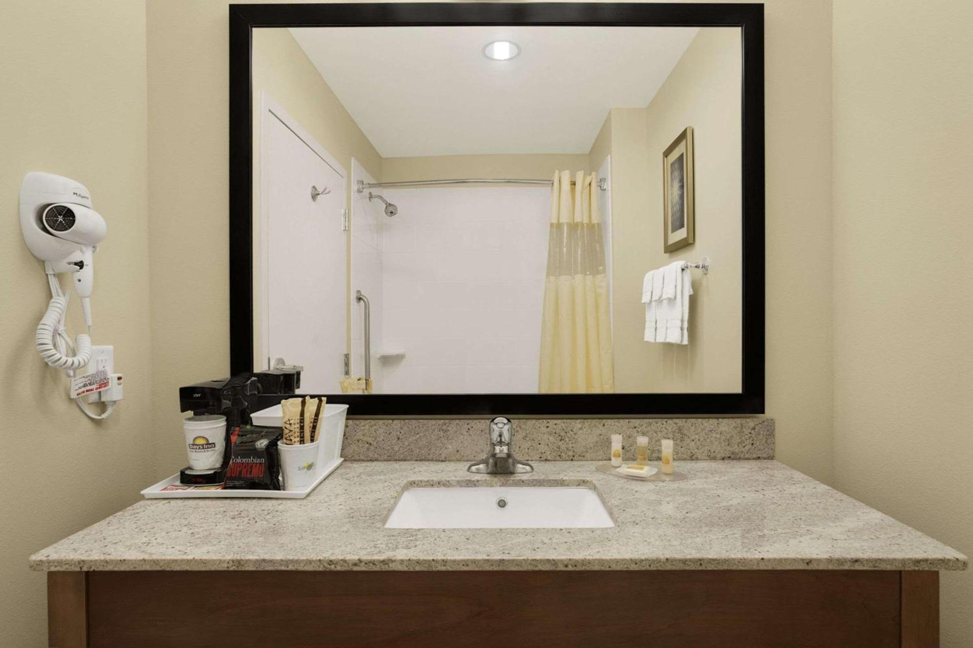 Spark by Hilton Victoria photo 6