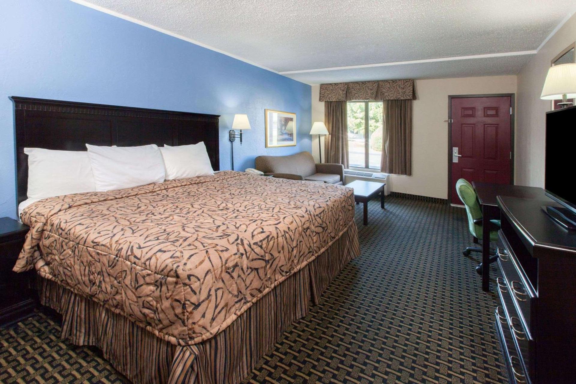 Days Inn by Wyndham Norman photo 7