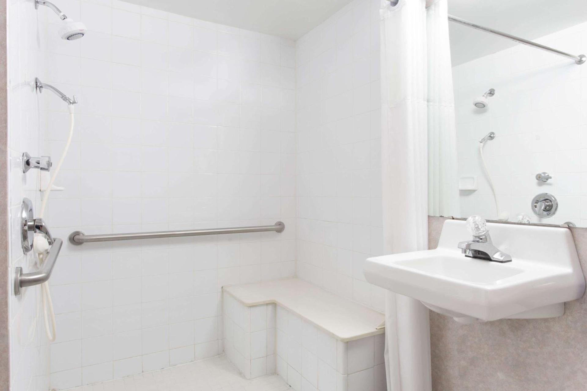Rodeway Inn High Point - Archdale photo 28