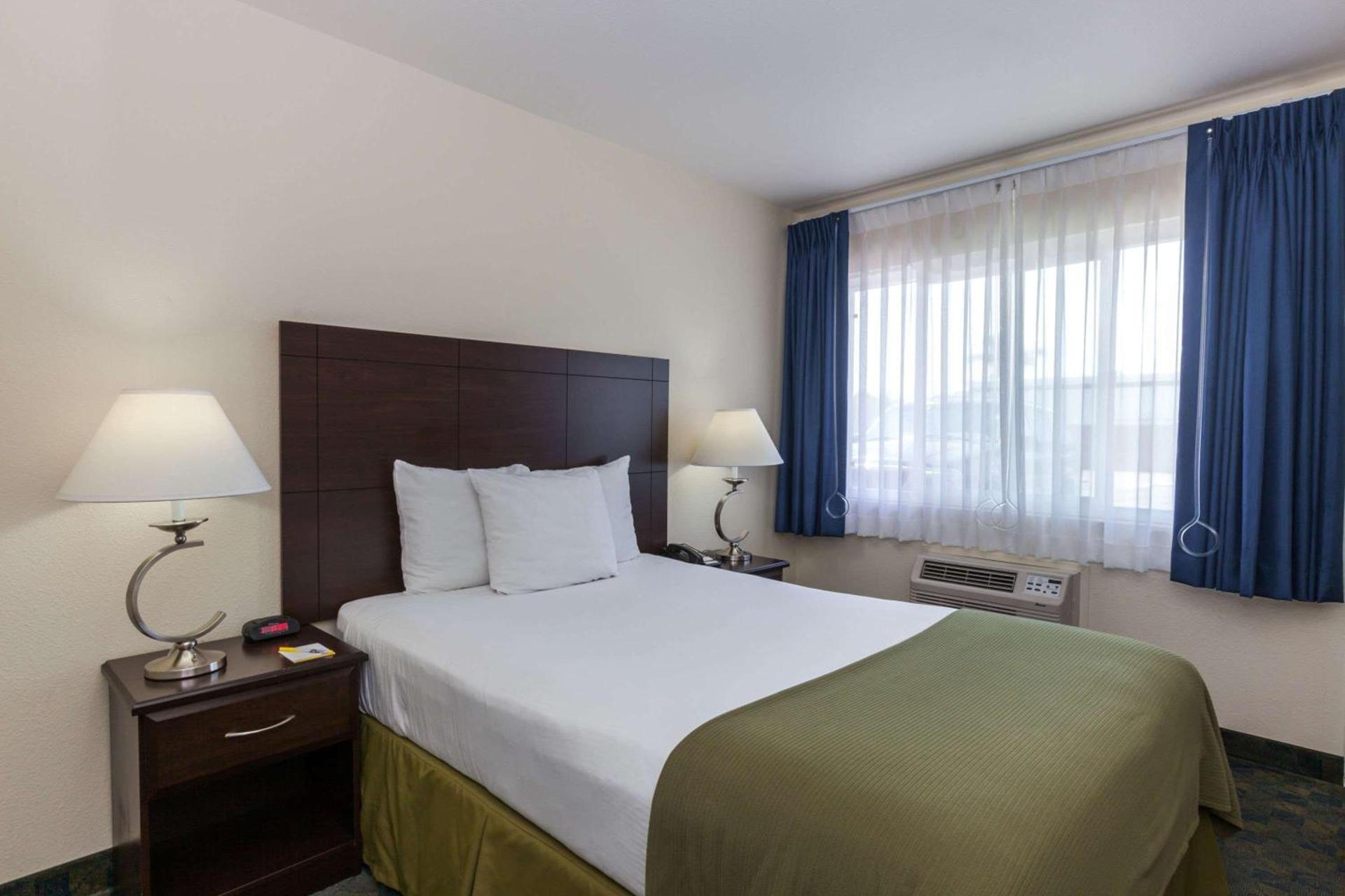 Days Inn by Wyndham Santa Maria photo 7
