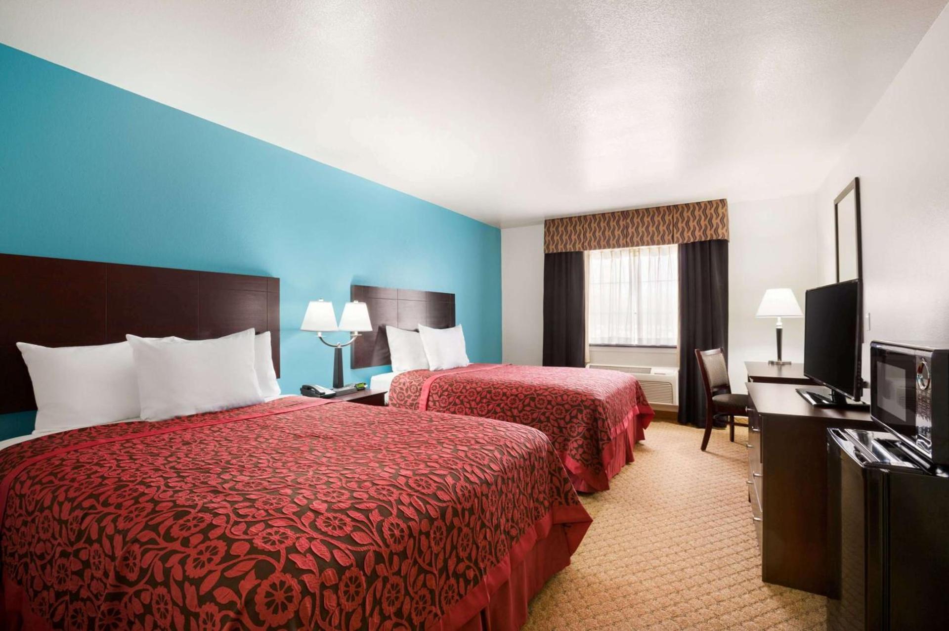 Days Inn & Suites by Wyndham Conroe North photo 11