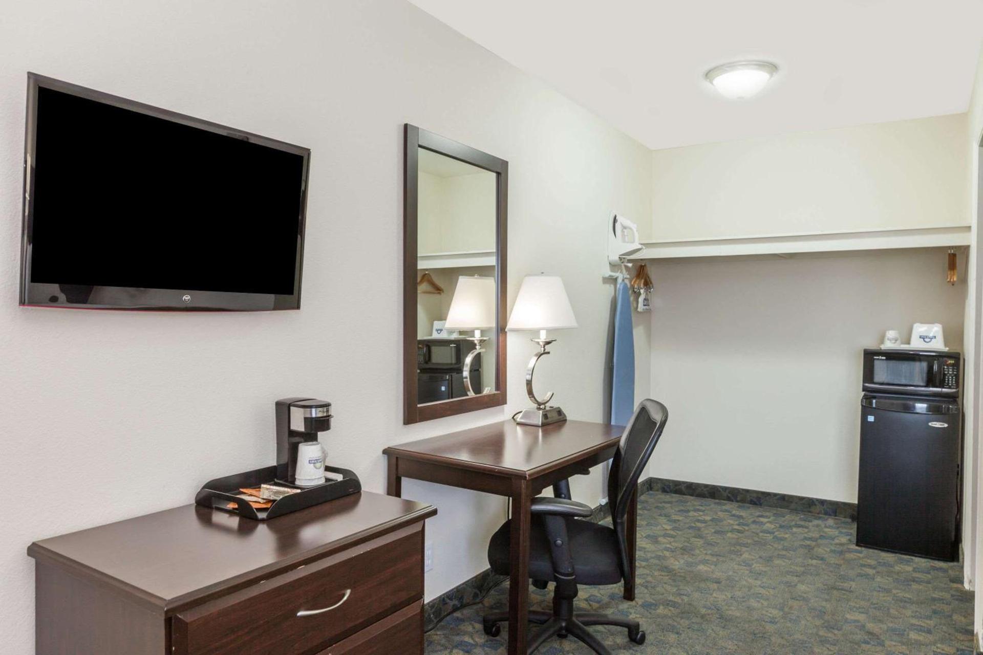 Days Inn by Wyndham Santa Maria photo 6