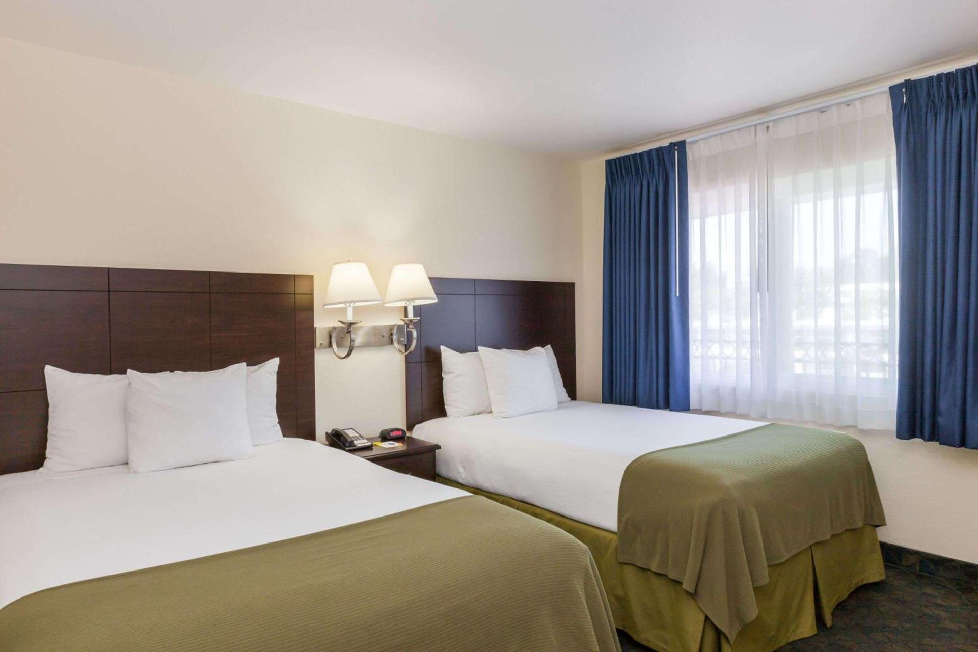Days Inn by Wyndham Santa Maria photo 10