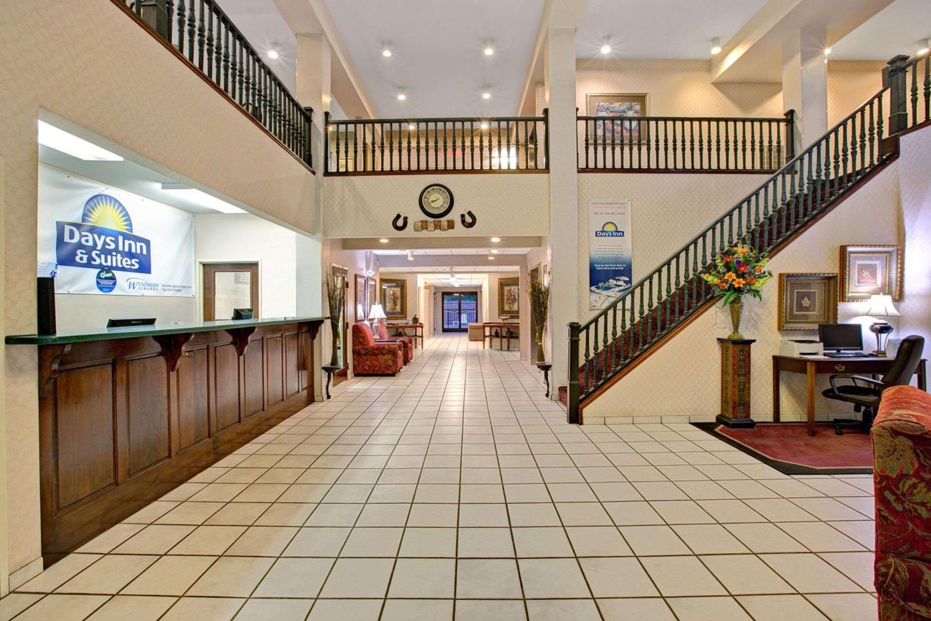 Days Inn & Suites by Wyndham Hickory photo 3