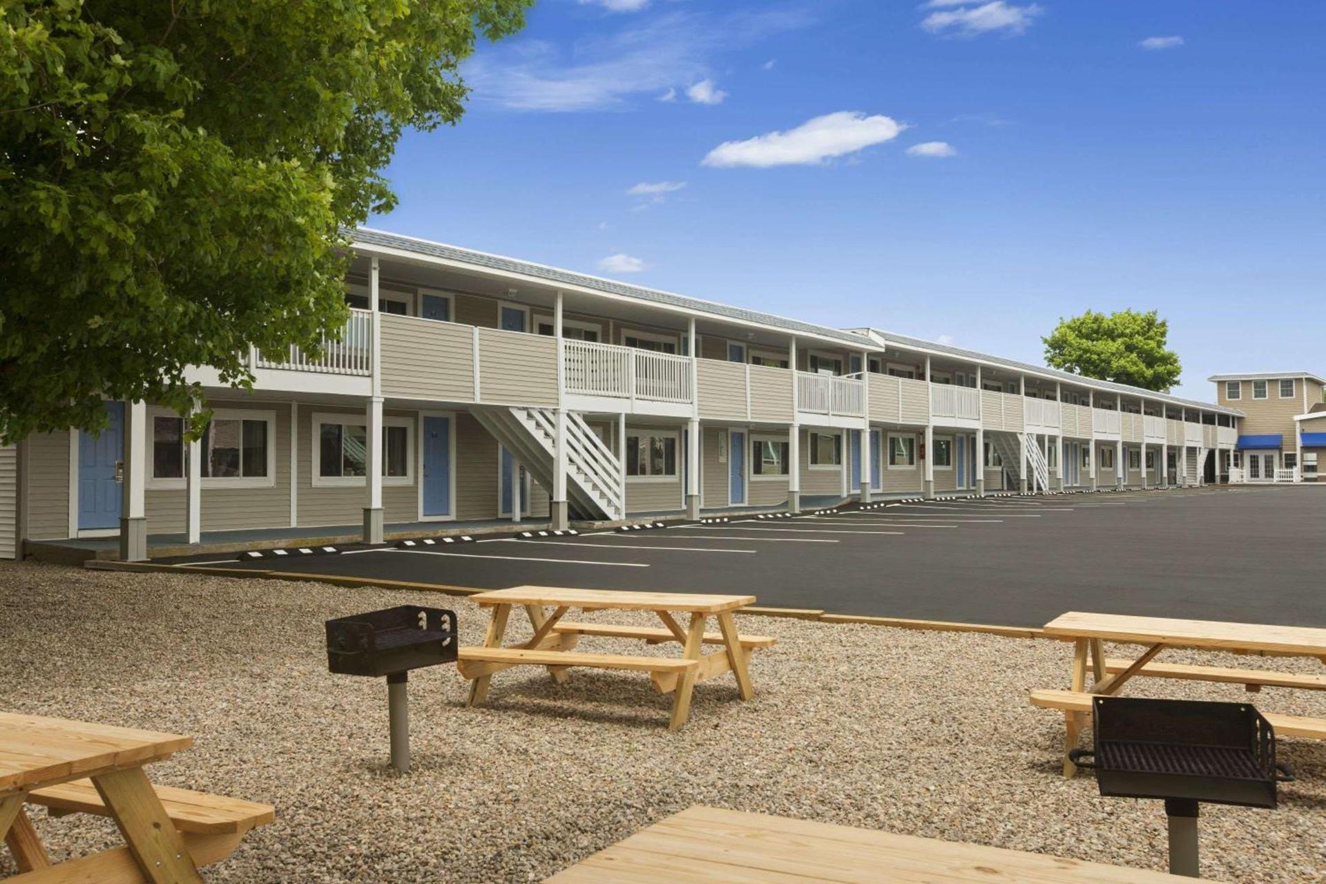 Days Inn by Wyndham - Cape Cod photo 8