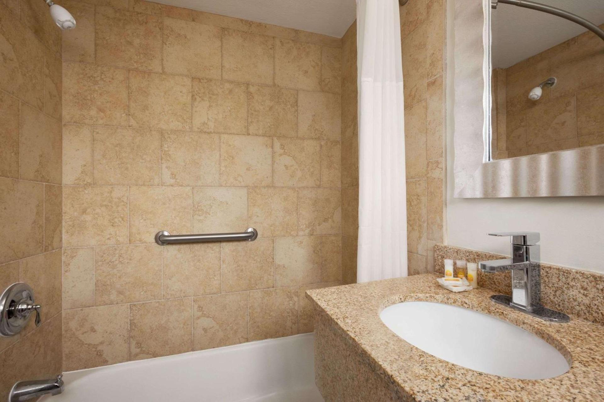 Days Inn by Wyndham - Cape Cod photo 18