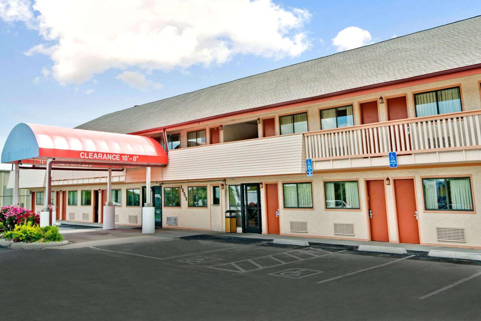 Days Inn by Wyndham Independence — hotel in Independence