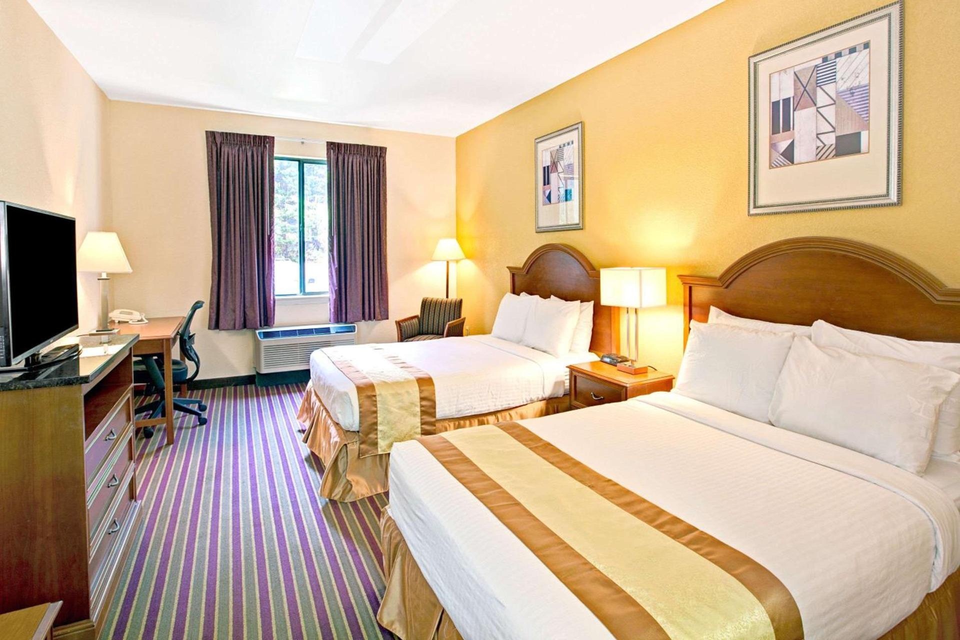 Days Inn & Suites by Wyndham Hickory photo 6