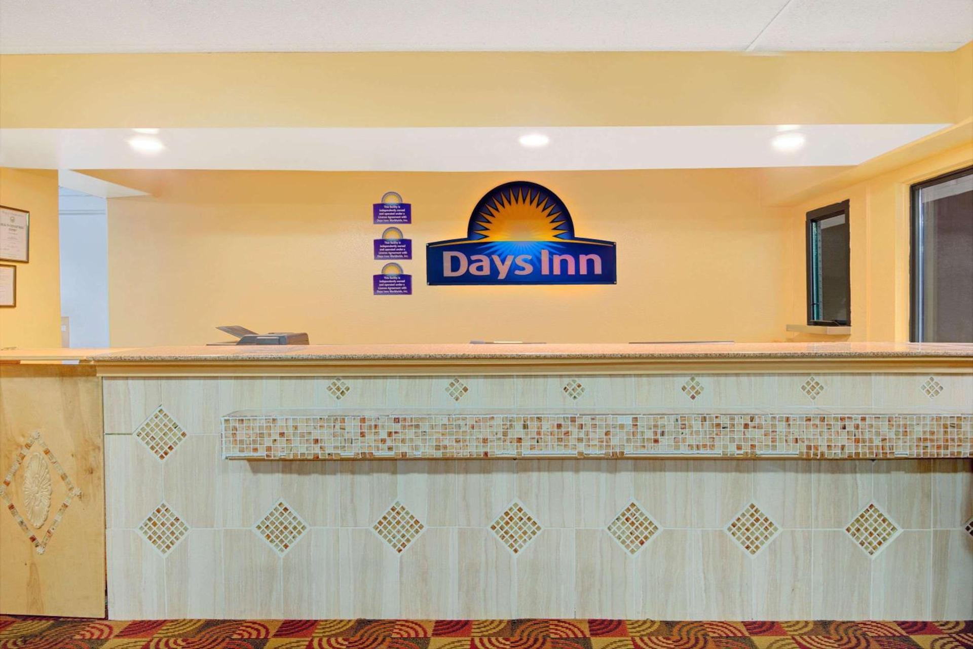 Days Inn by Wyndham Independence photo 3