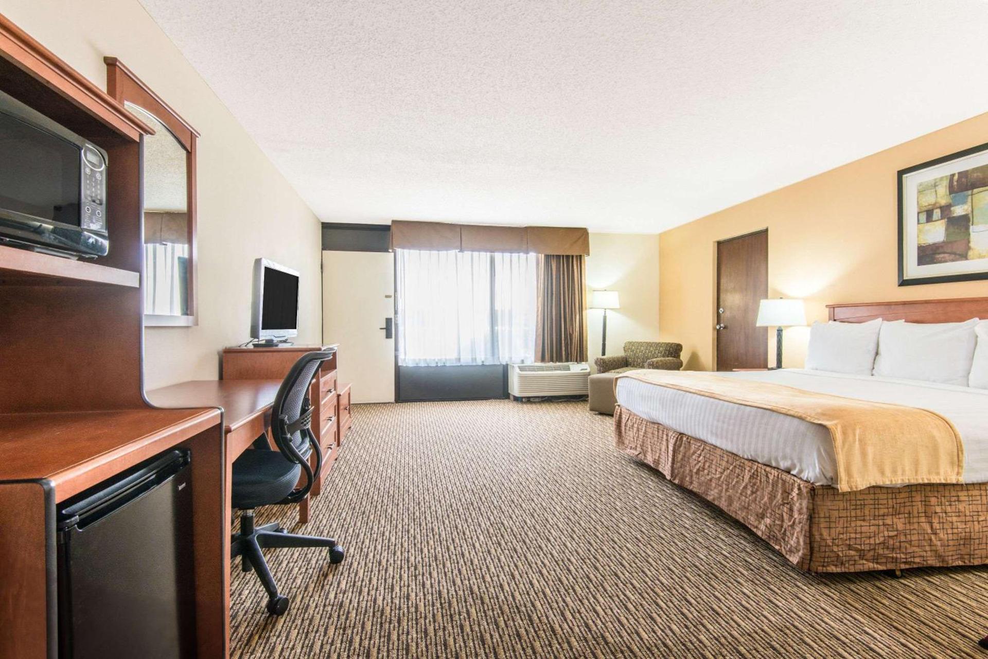 Days Inn by Wyndham Altus photo 12