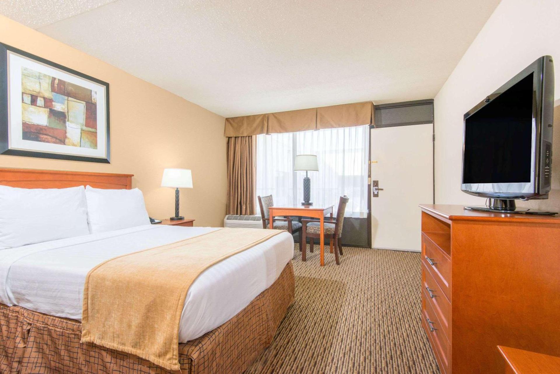 Days Inn by Wyndham Altus photo 11