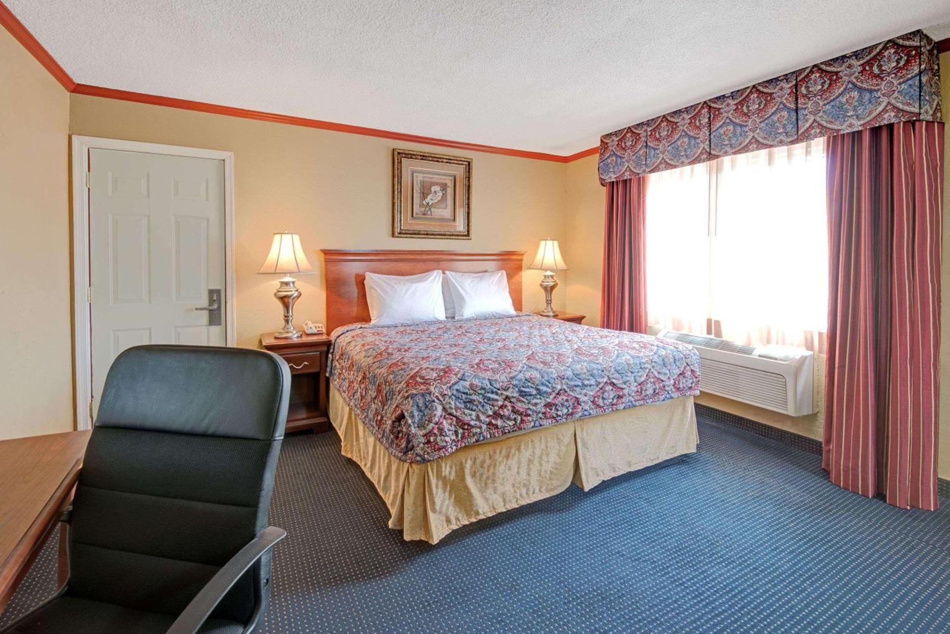 Days Inn by Wyndham Albuquerque Downtown photo 8