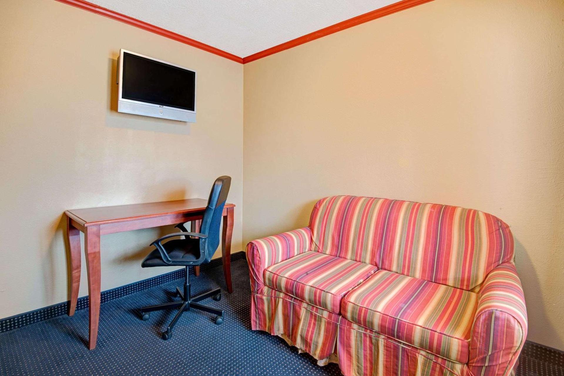 Days Inn by Wyndham Albuquerque Downtown photo 9