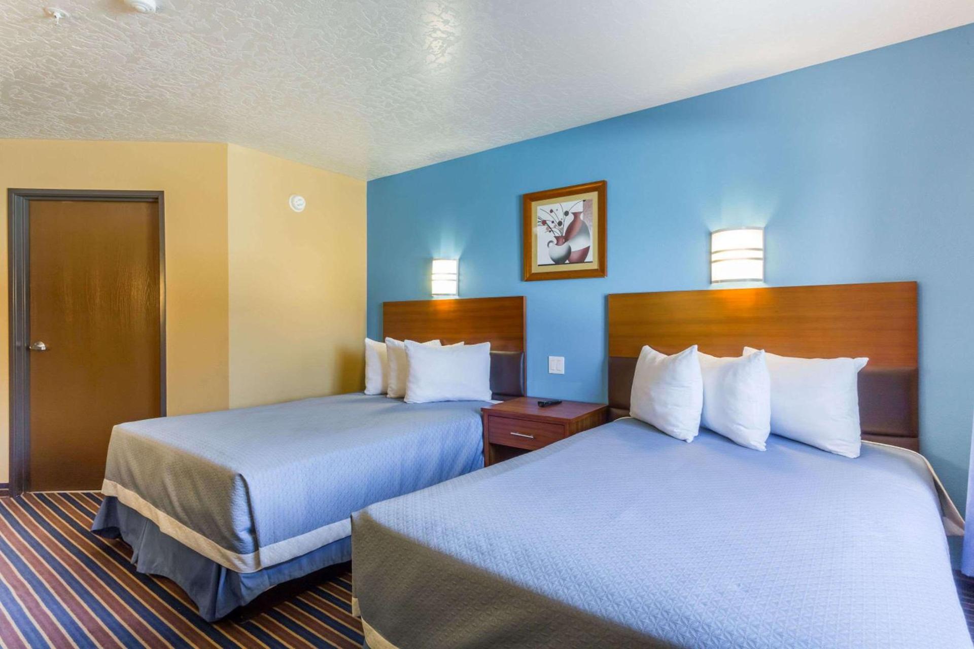 Days Inn by Wyndham Vernal photo 7