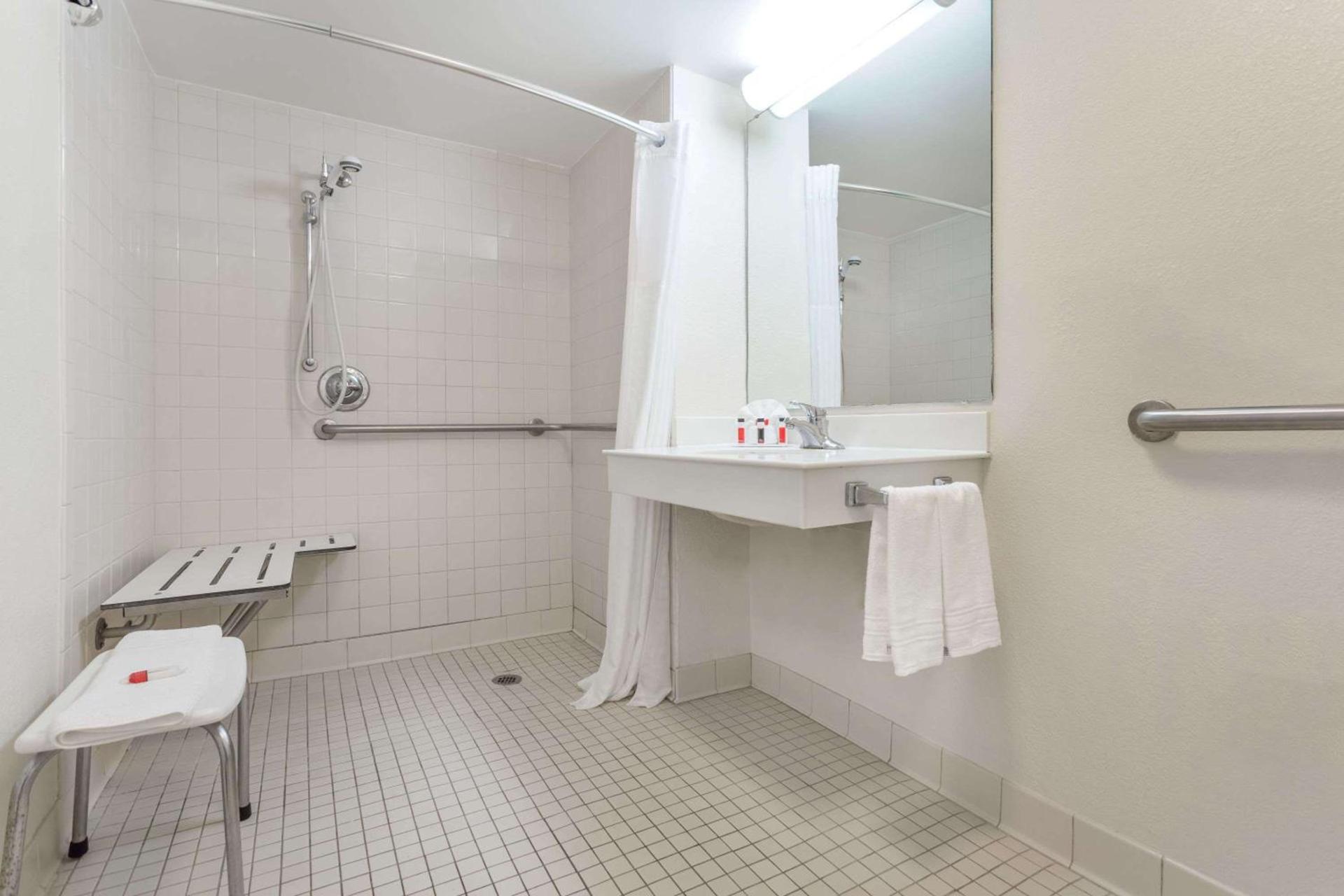 Extended Stay America Suites - Bristol photo 13