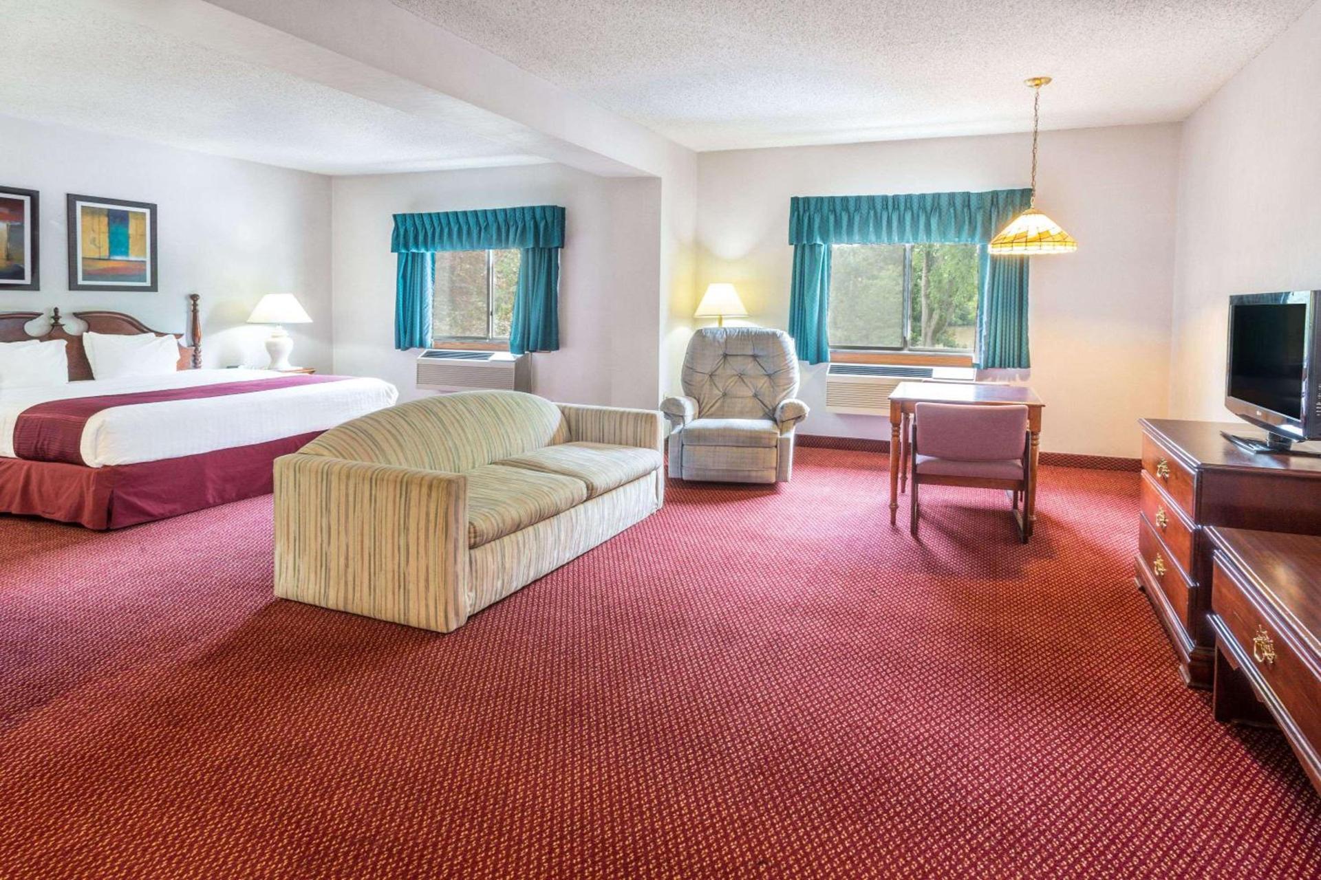 Studio 6 Suites - Tiffin, OH photo 12