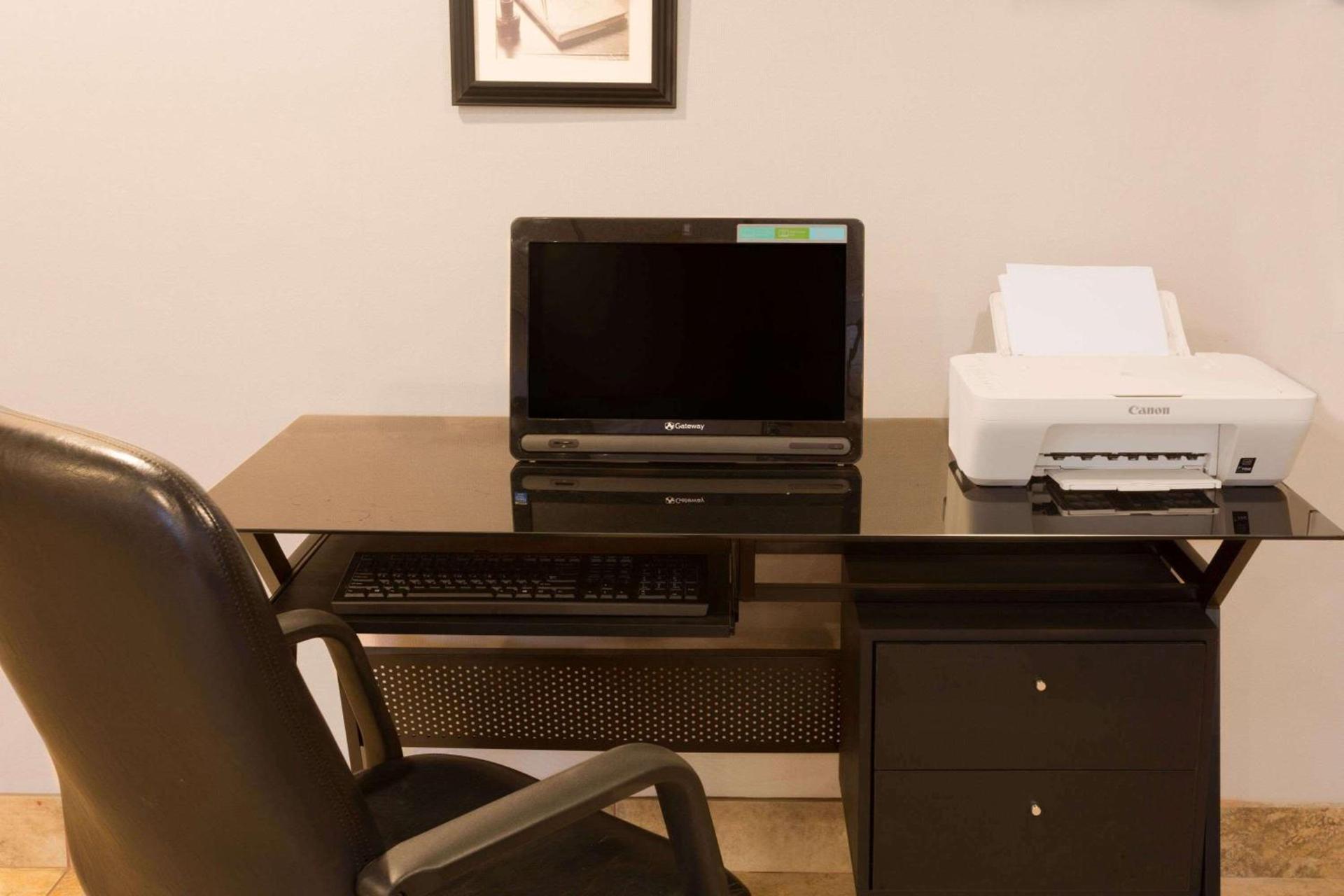 Studio 6 Suites - Tiffin, OH photo 15