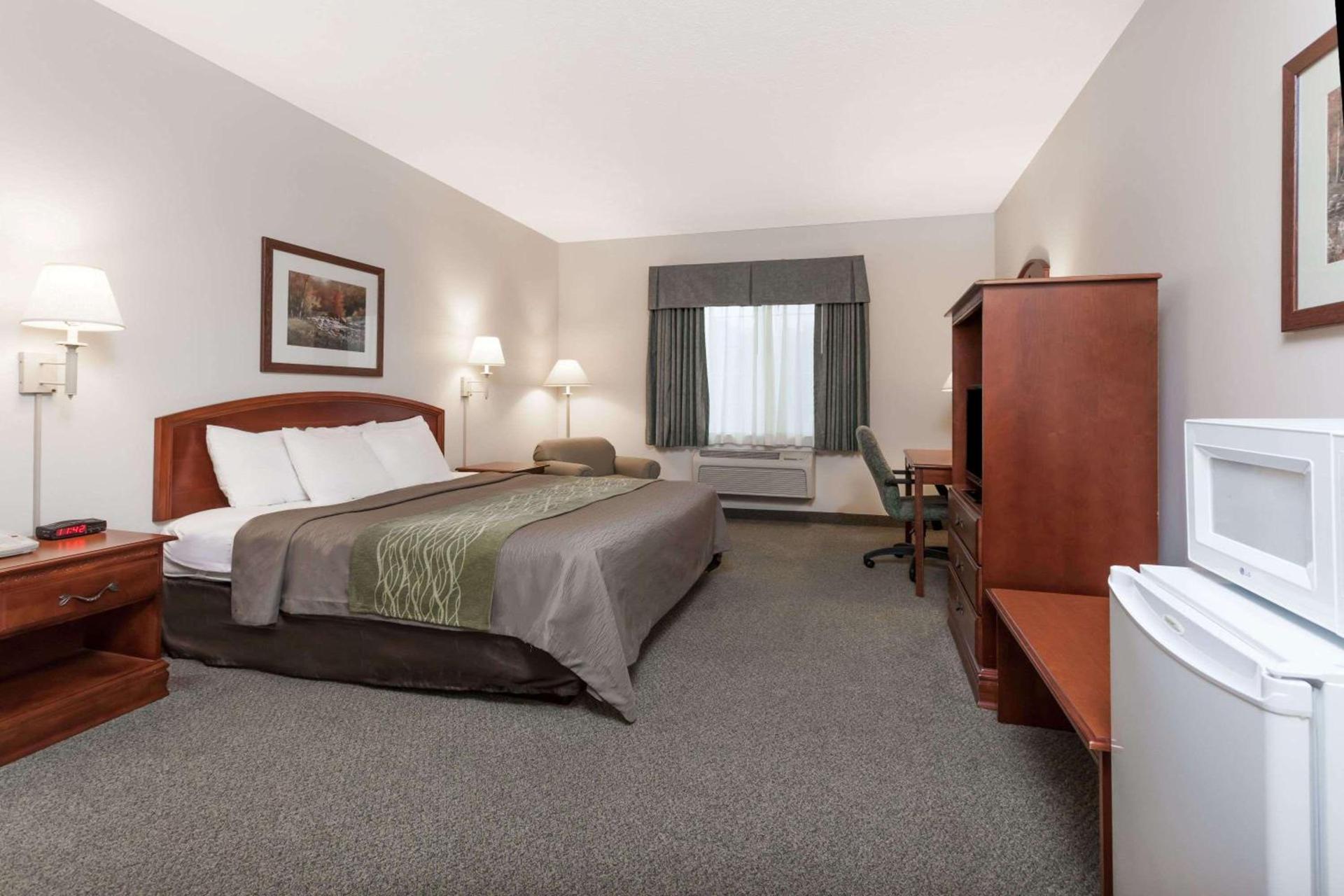 Days Inn by Wyndham Pentwater photo 6
