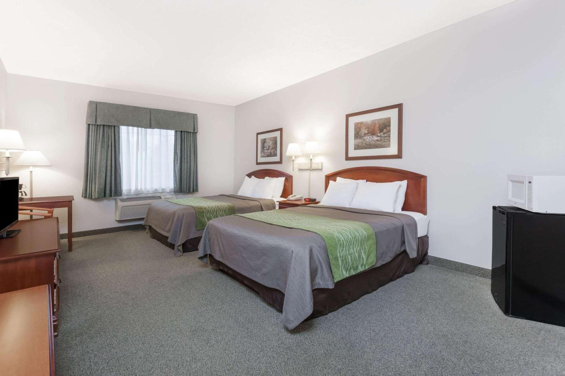 Days Inn by Wyndham Pentwater photo 10