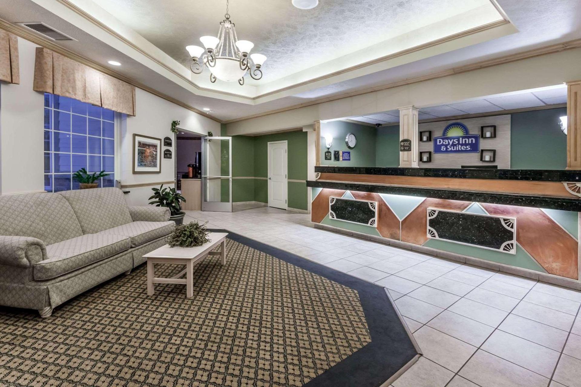 Days Inn by Wyndham Pentwater photo 2