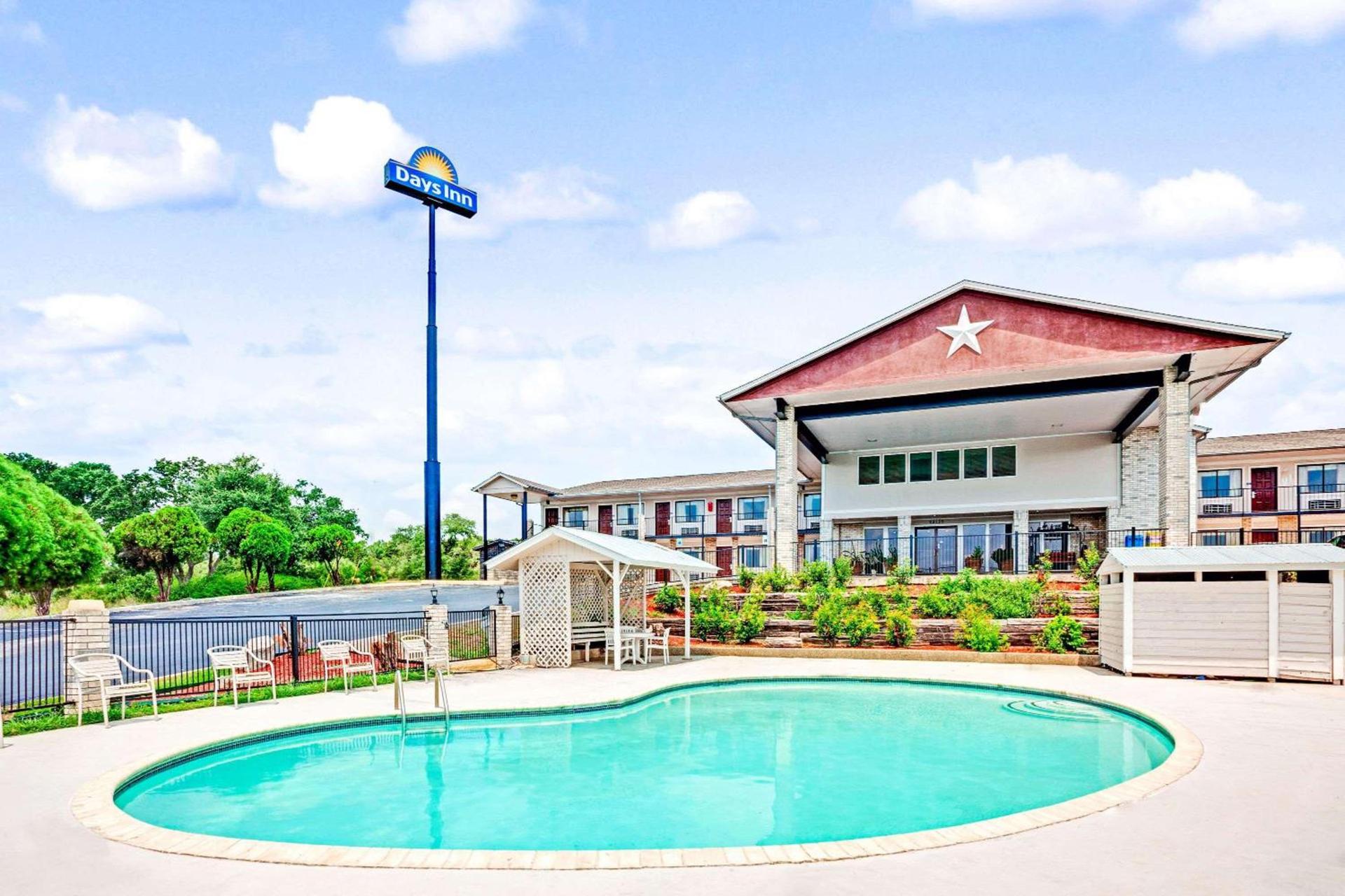 Days Inn by Wyndham Boerne photo 4