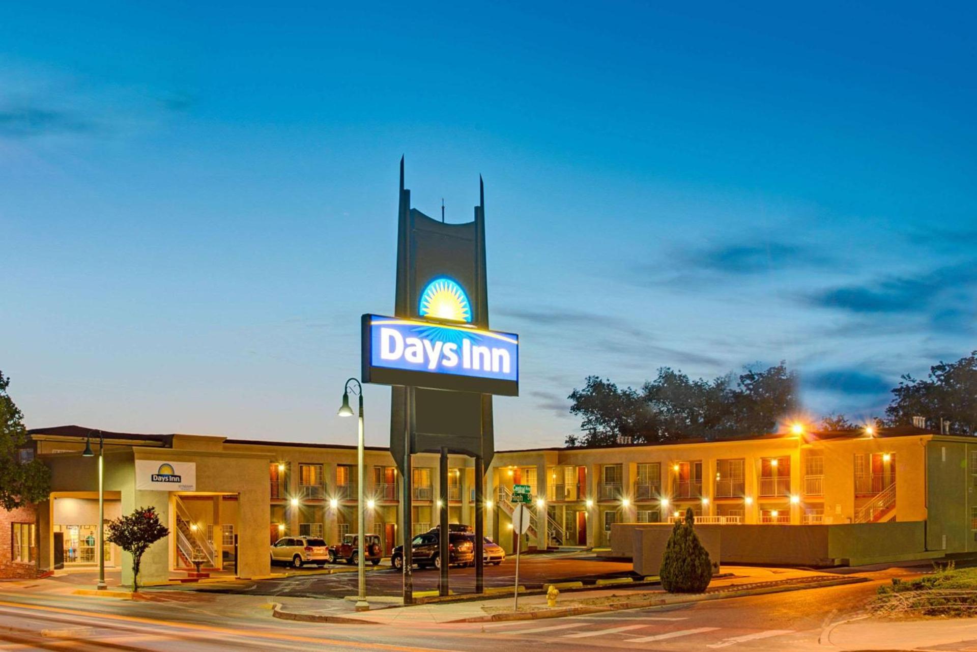 Days Inn by Wyndham Albuquerque Downtown photo 1